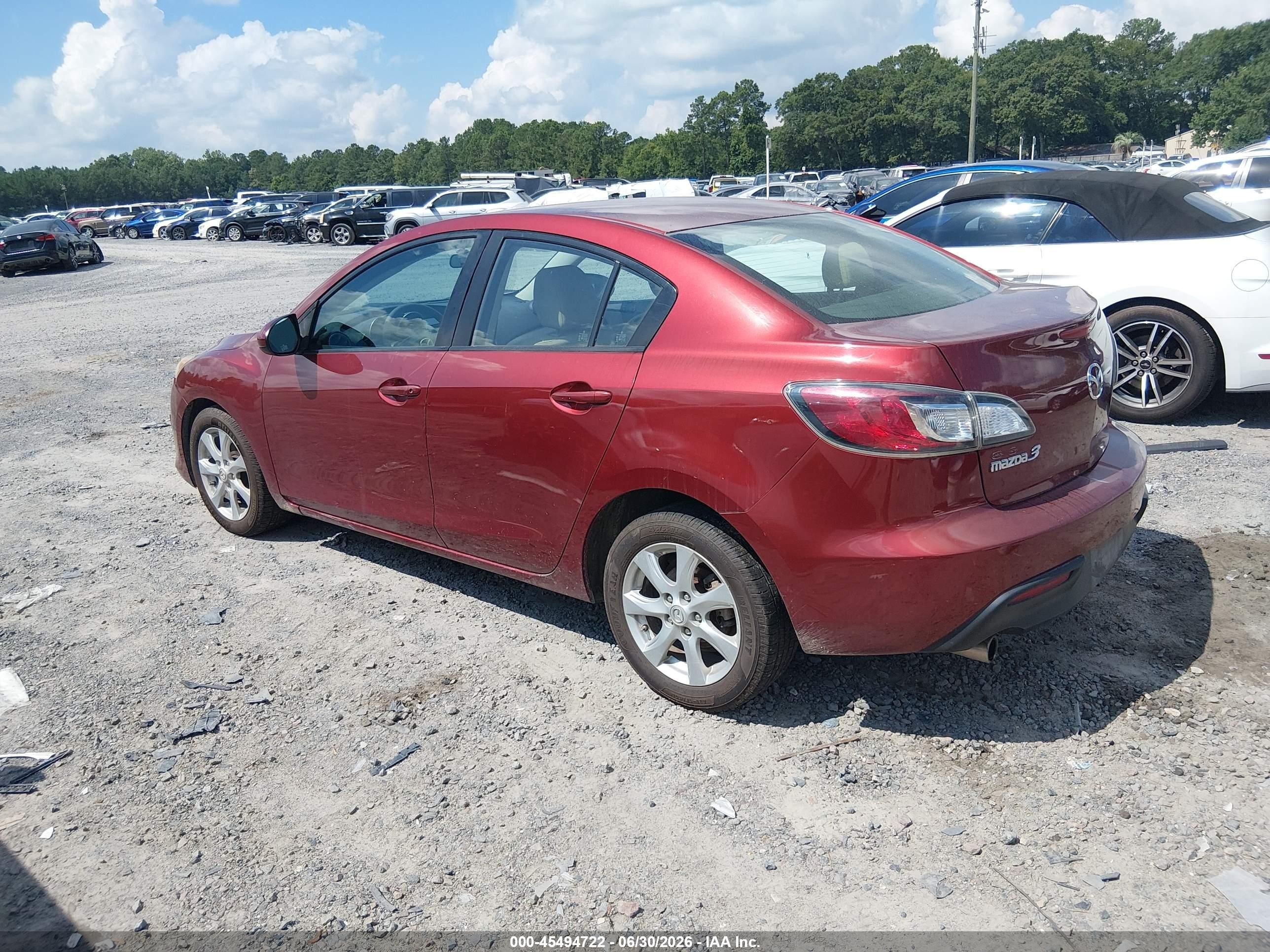 2010 Mazda Mazda3 I Touring Red vin: JM1BL1SFXA1103347