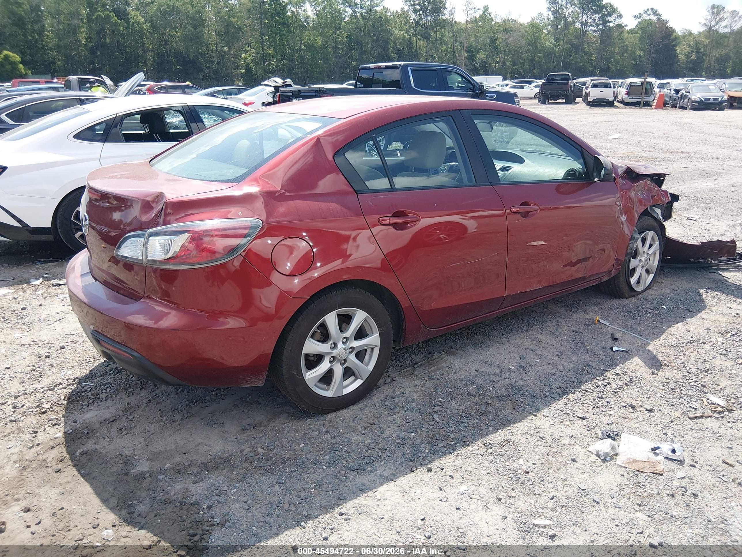 2010 Mazda Mazda3 I Touring Red vin: JM1BL1SFXA1103347
