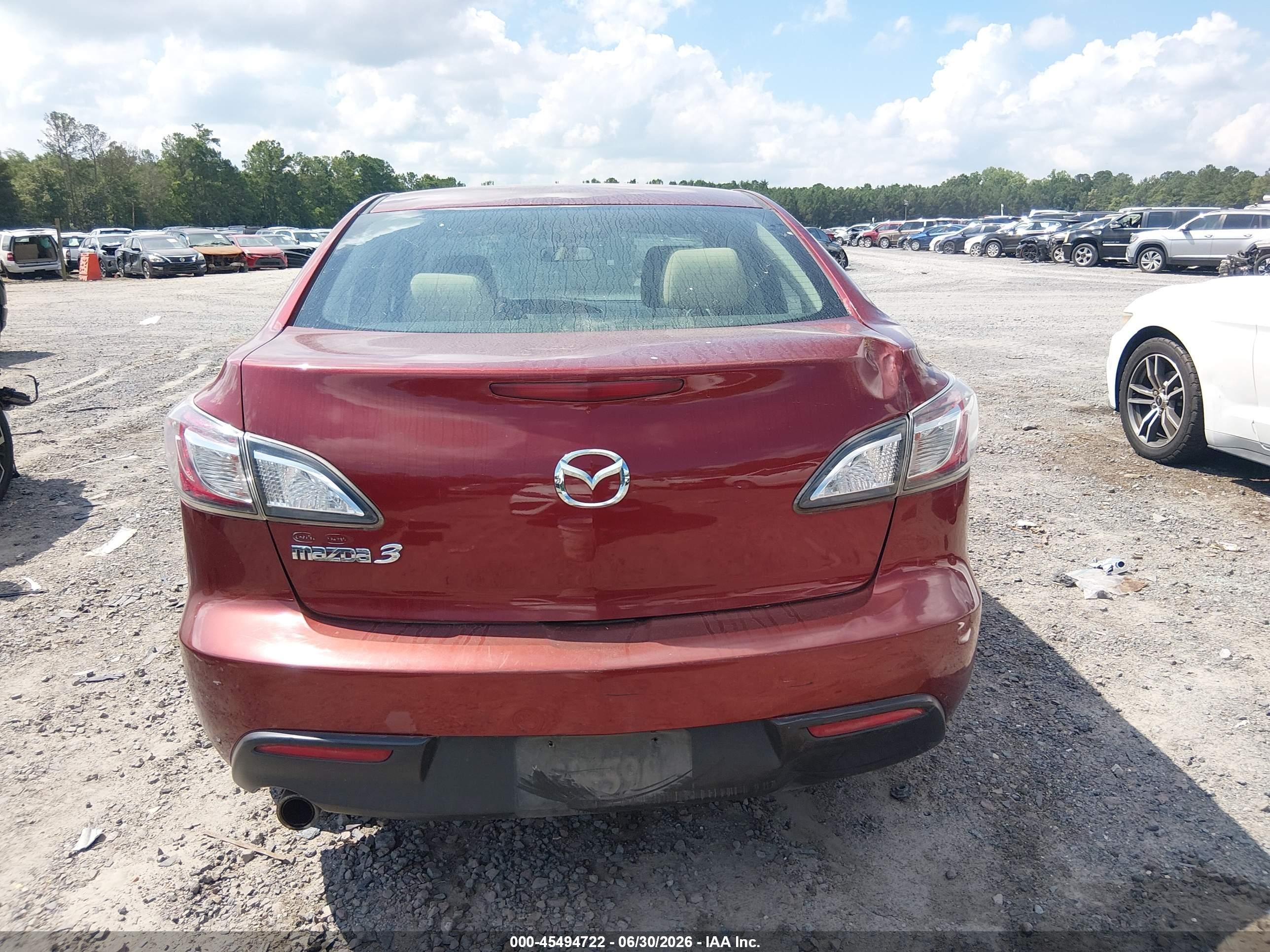2010 Mazda Mazda3 I Touring Red vin: JM1BL1SFXA1103347