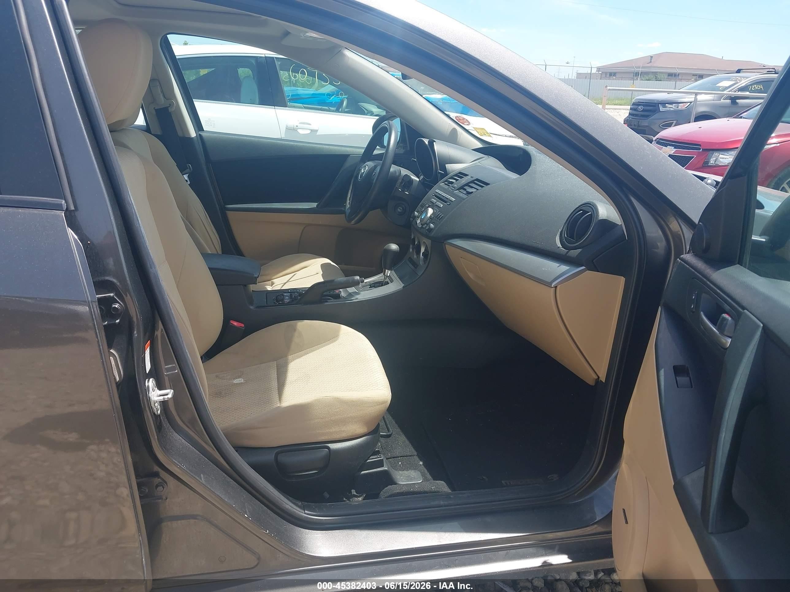 2010 Mazda Mazda3 I Touring Gray vin: JM1BL1SFXA1121623