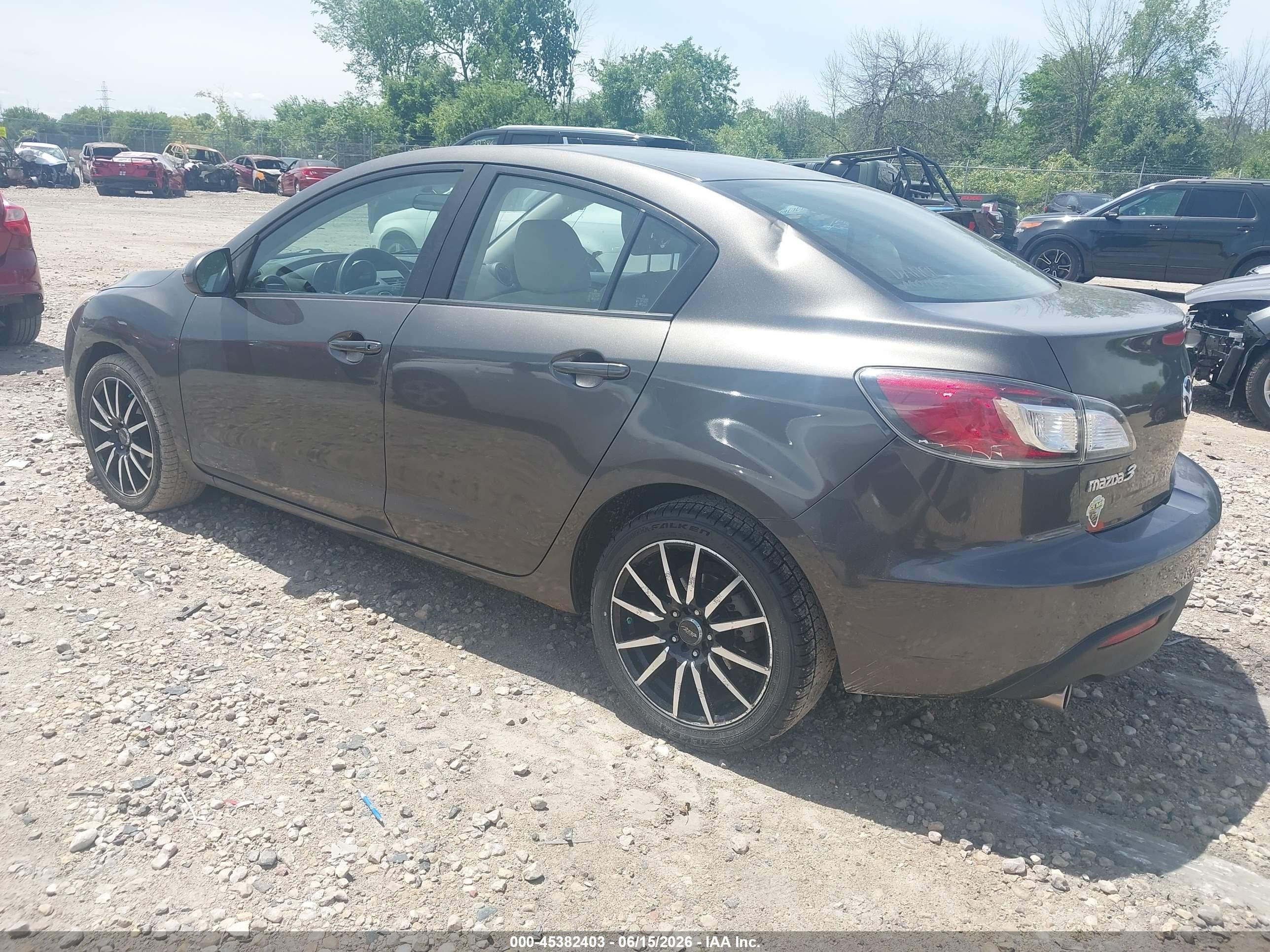 2010 Mazda Mazda3 I Touring Gray vin: JM1BL1SFXA1121623