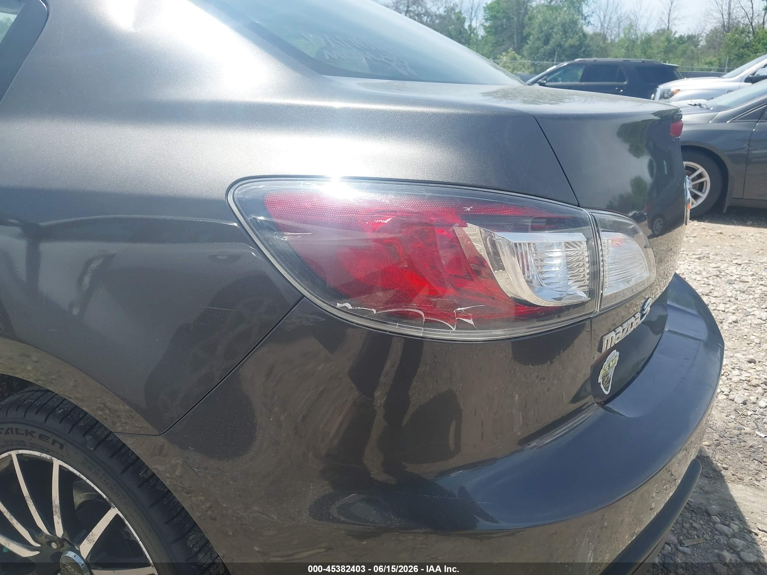 2010 Mazda Mazda3 I Touring Gray vin: JM1BL1SFXA1121623