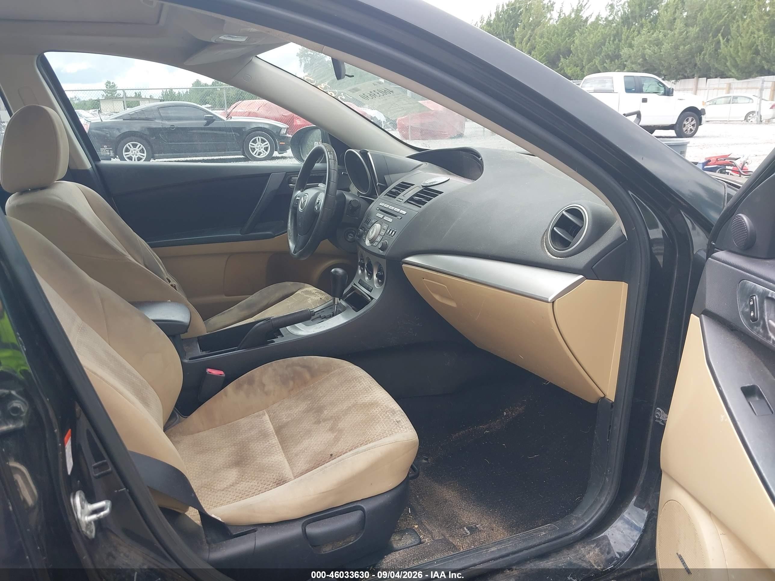 2010 Mazda Mazda3 I Touring Черный vin: JM1BL1SFXA1152855