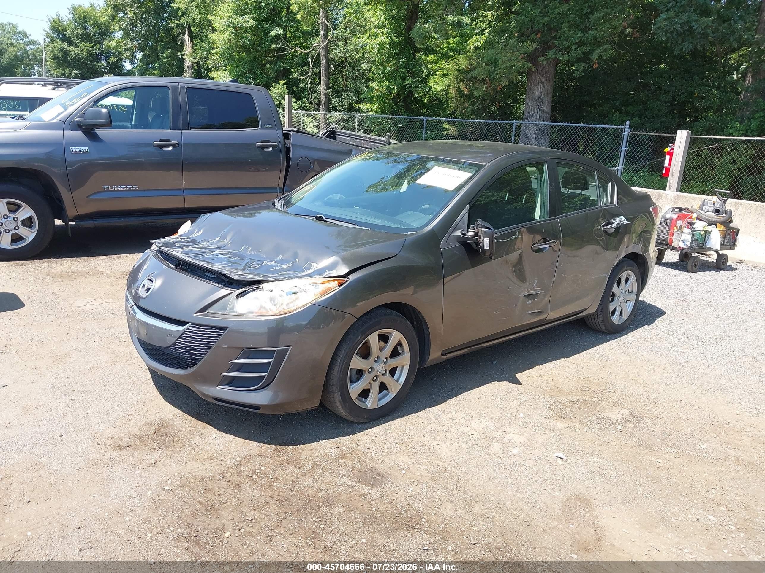 2010 Mazda Mazda3 I Touring Gray vin: JM1BL1SFXA1169509