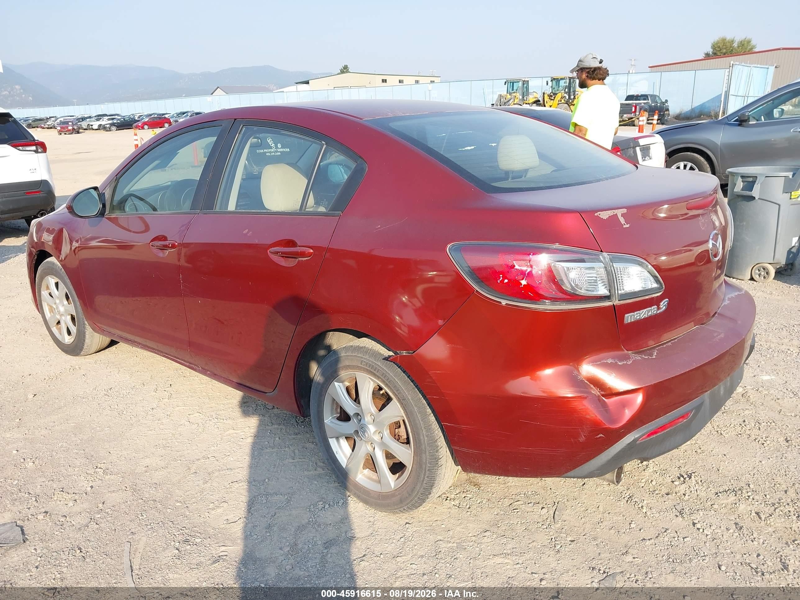 2010 Mazda Mazda3 I Touring Red vin: JM1BL1SFXA1210057