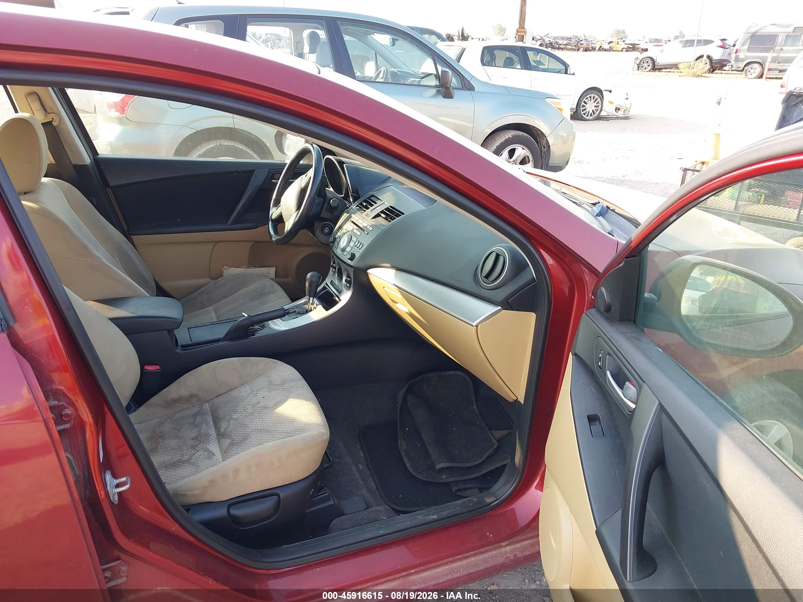 2010 Mazda Mazda3 I Touring Red vin: JM1BL1SFXA1210057