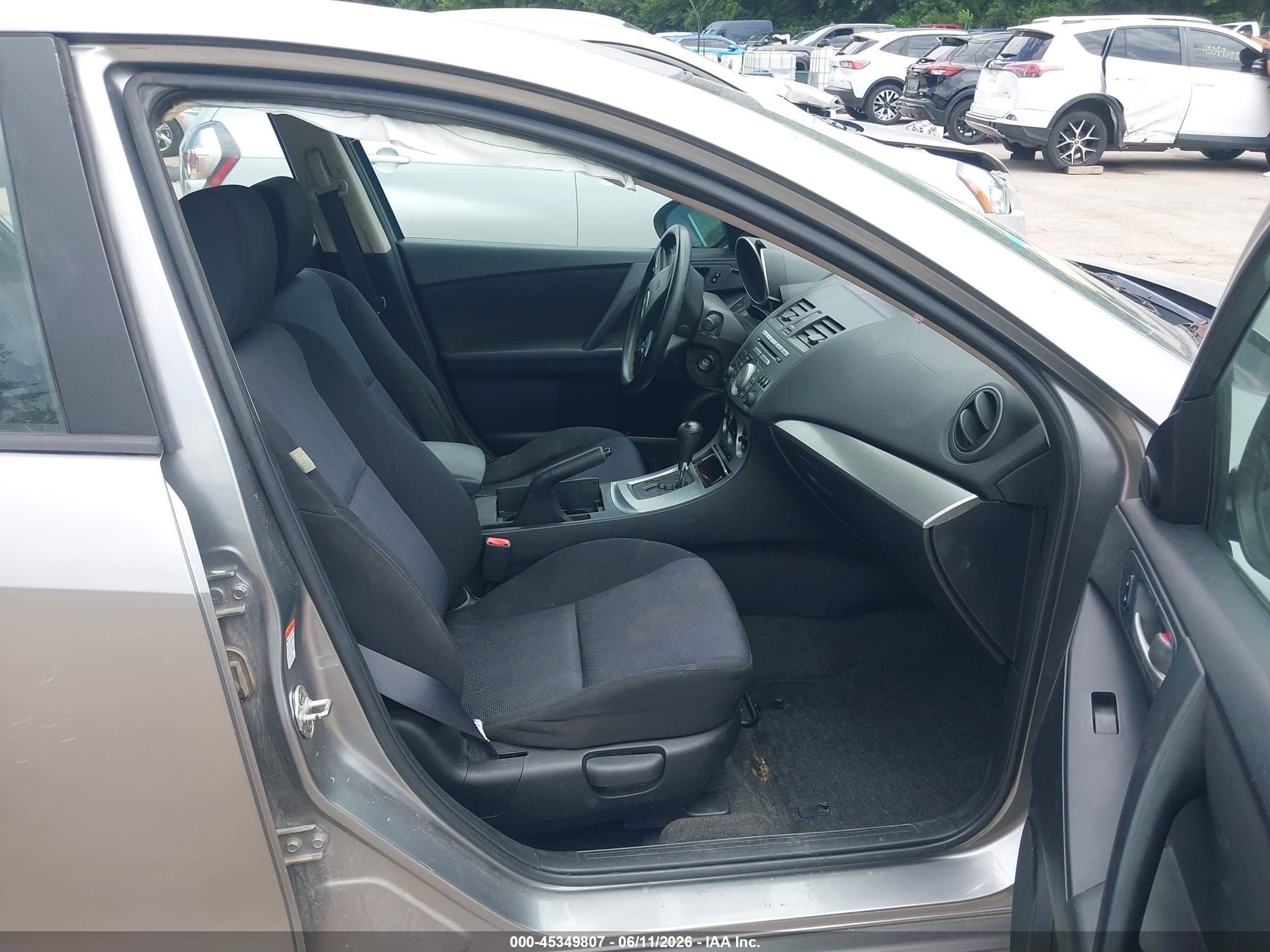 2010 Mazda Mazda3 I Touring Silver vin: JM1BL1SFXA1214481