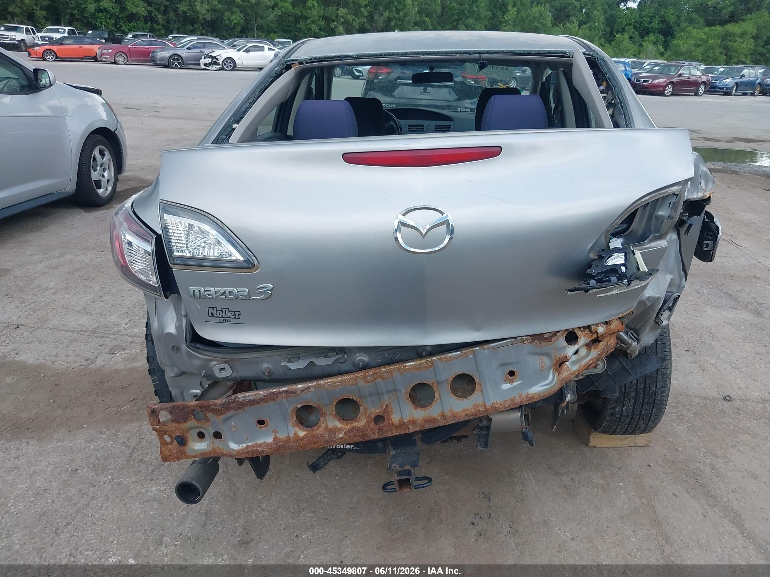 2010 Mazda Mazda3 I Touring Silver vin: JM1BL1SFXA1214481