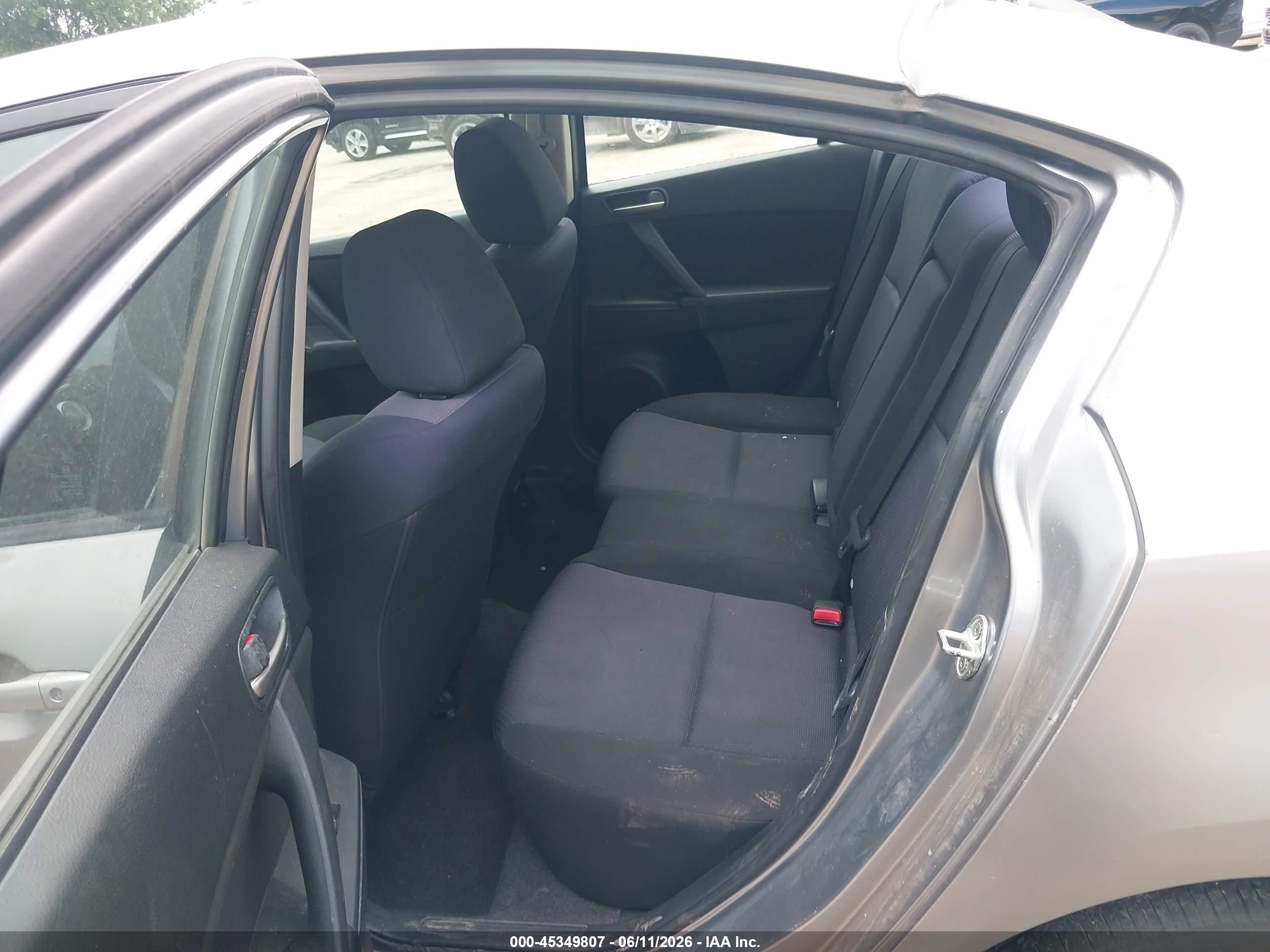 2010 Mazda Mazda3 I Touring Silver vin: JM1BL1SFXA1214481