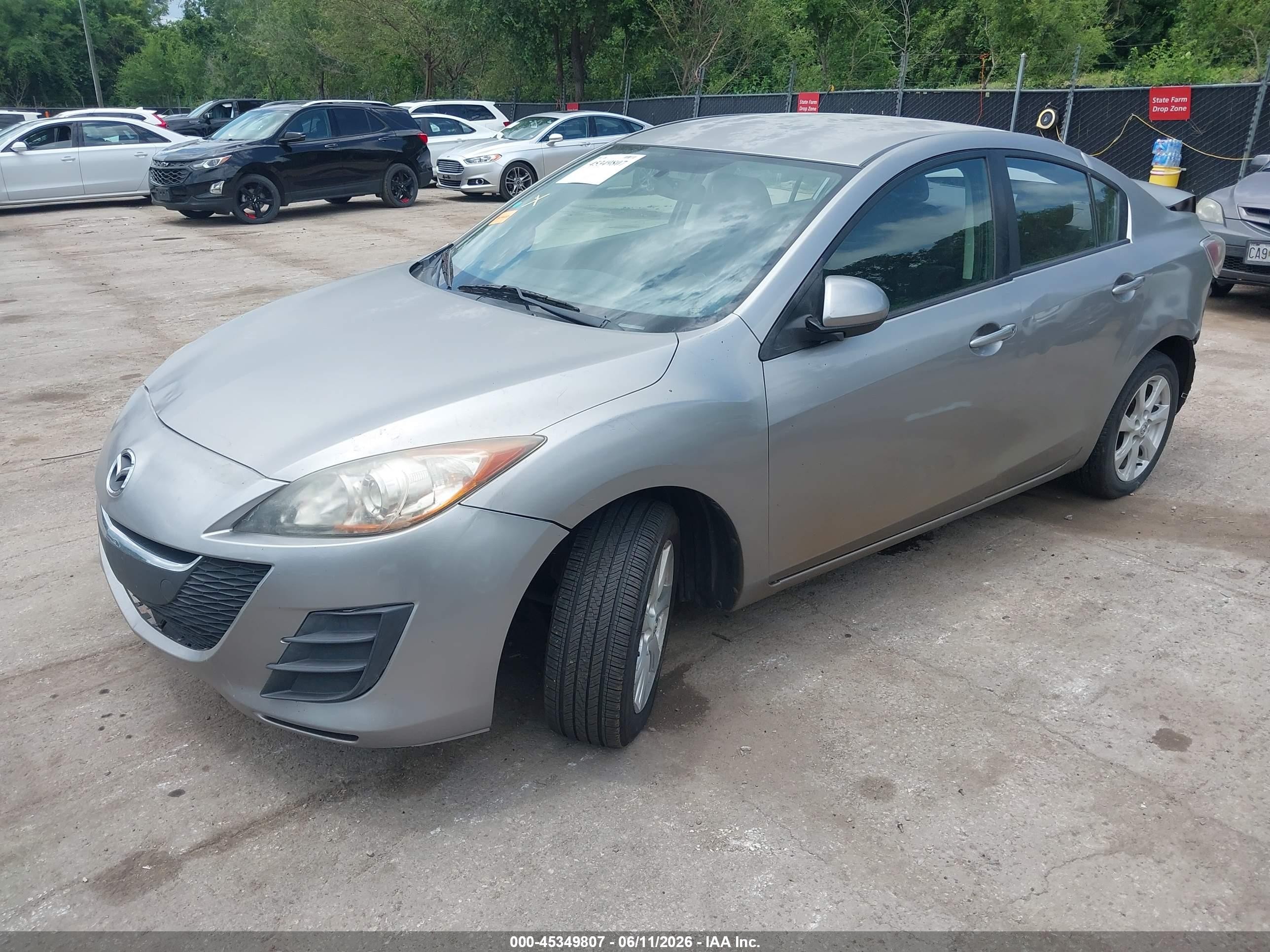 2010 Mazda Mazda3 I Touring Silver vin: JM1BL1SFXA1214481