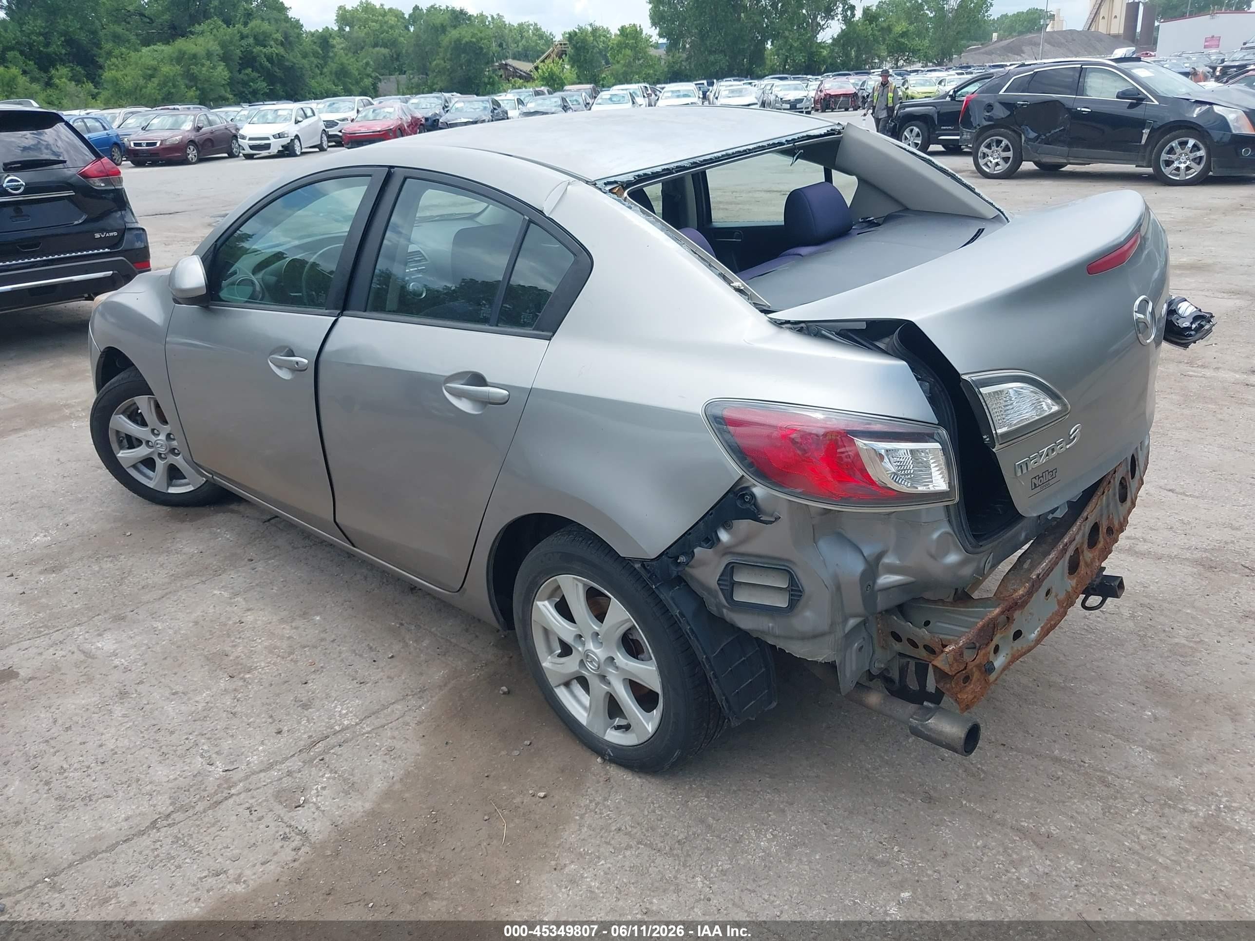 2010 Mazda Mazda3 I Touring Silver vin: JM1BL1SFXA1214481