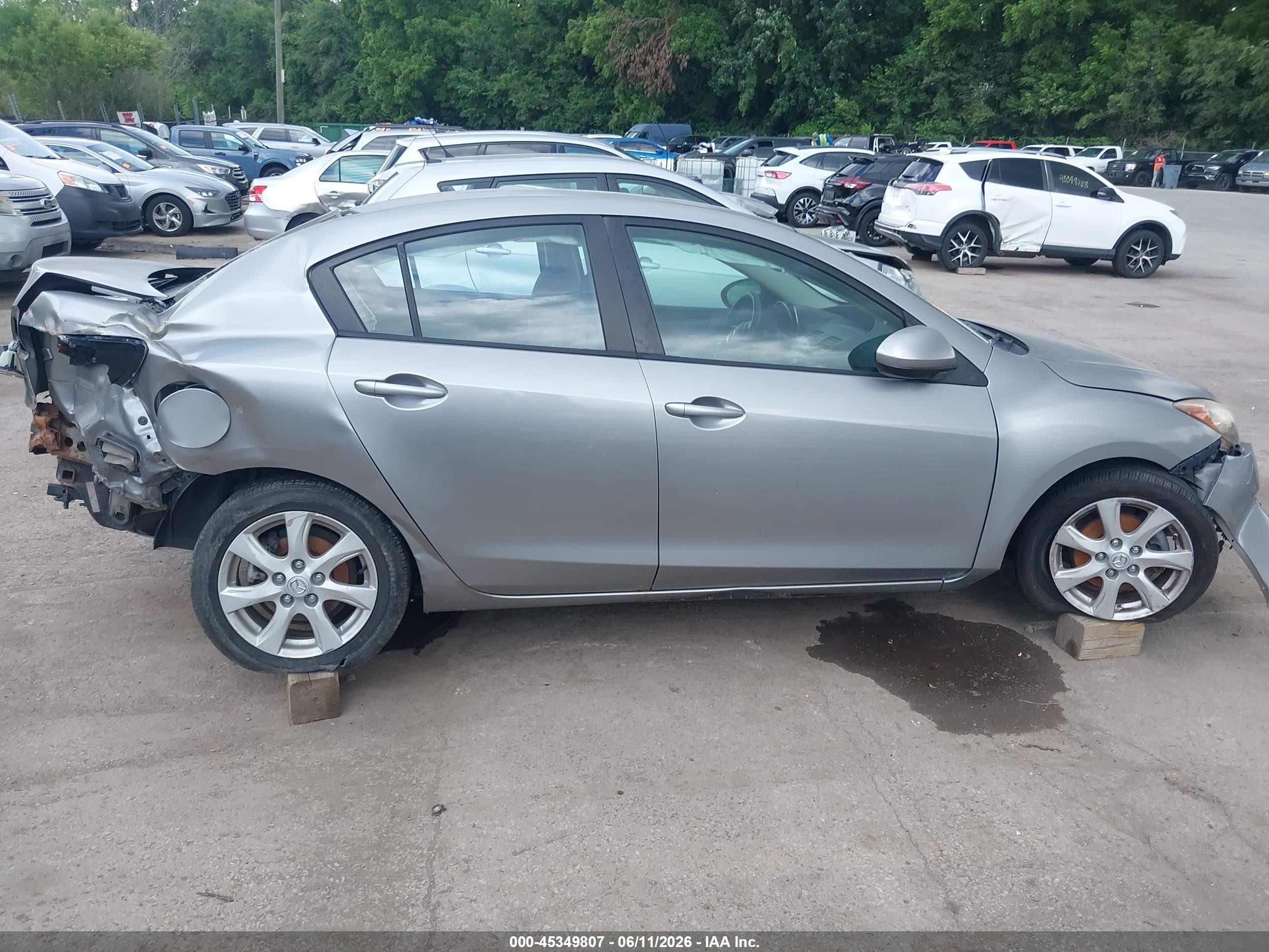 2010 Mazda Mazda3 I Touring Silver vin: JM1BL1SFXA1214481
