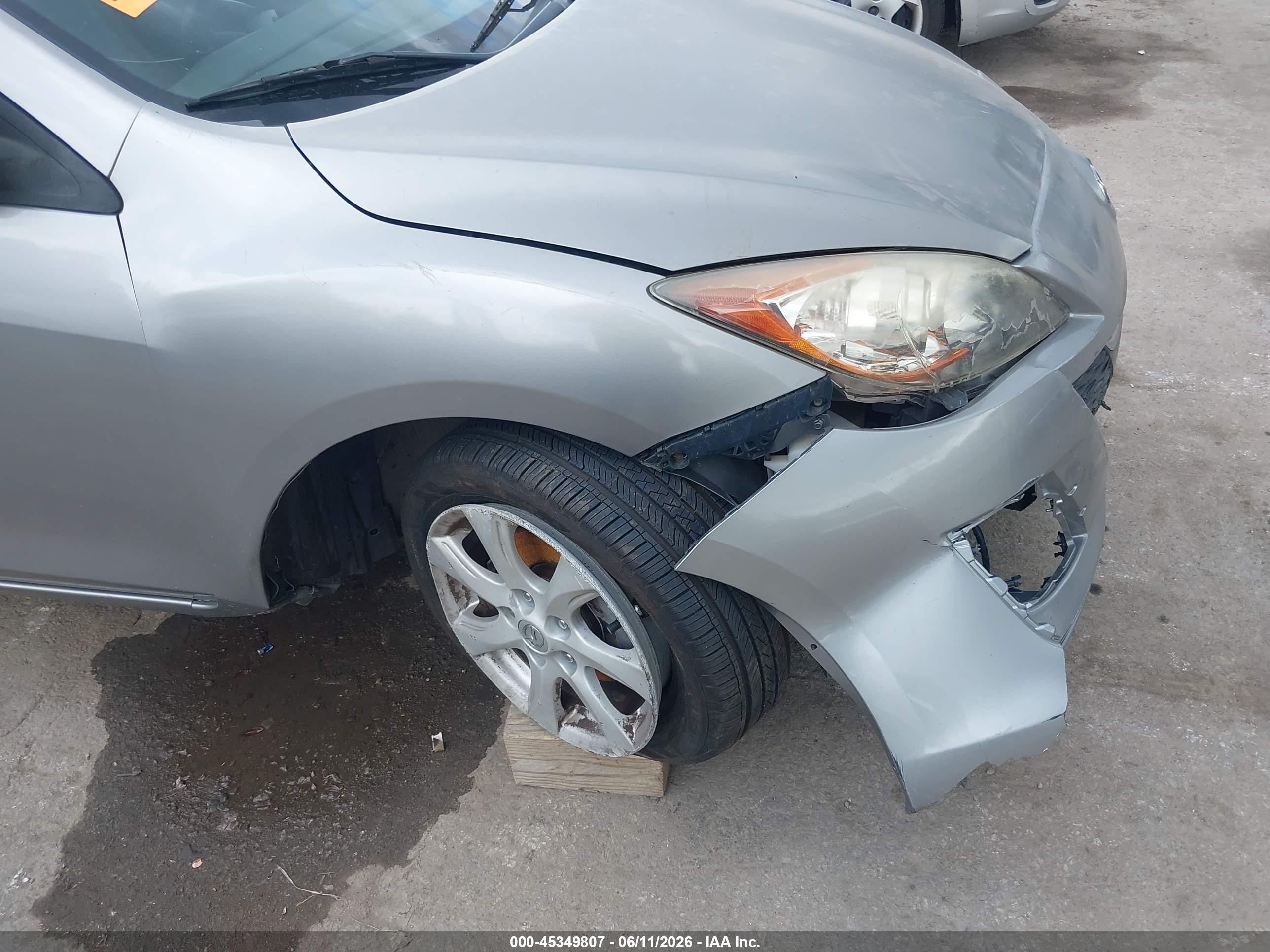 2010 Mazda Mazda3 I Touring Silver vin: JM1BL1SFXA1214481