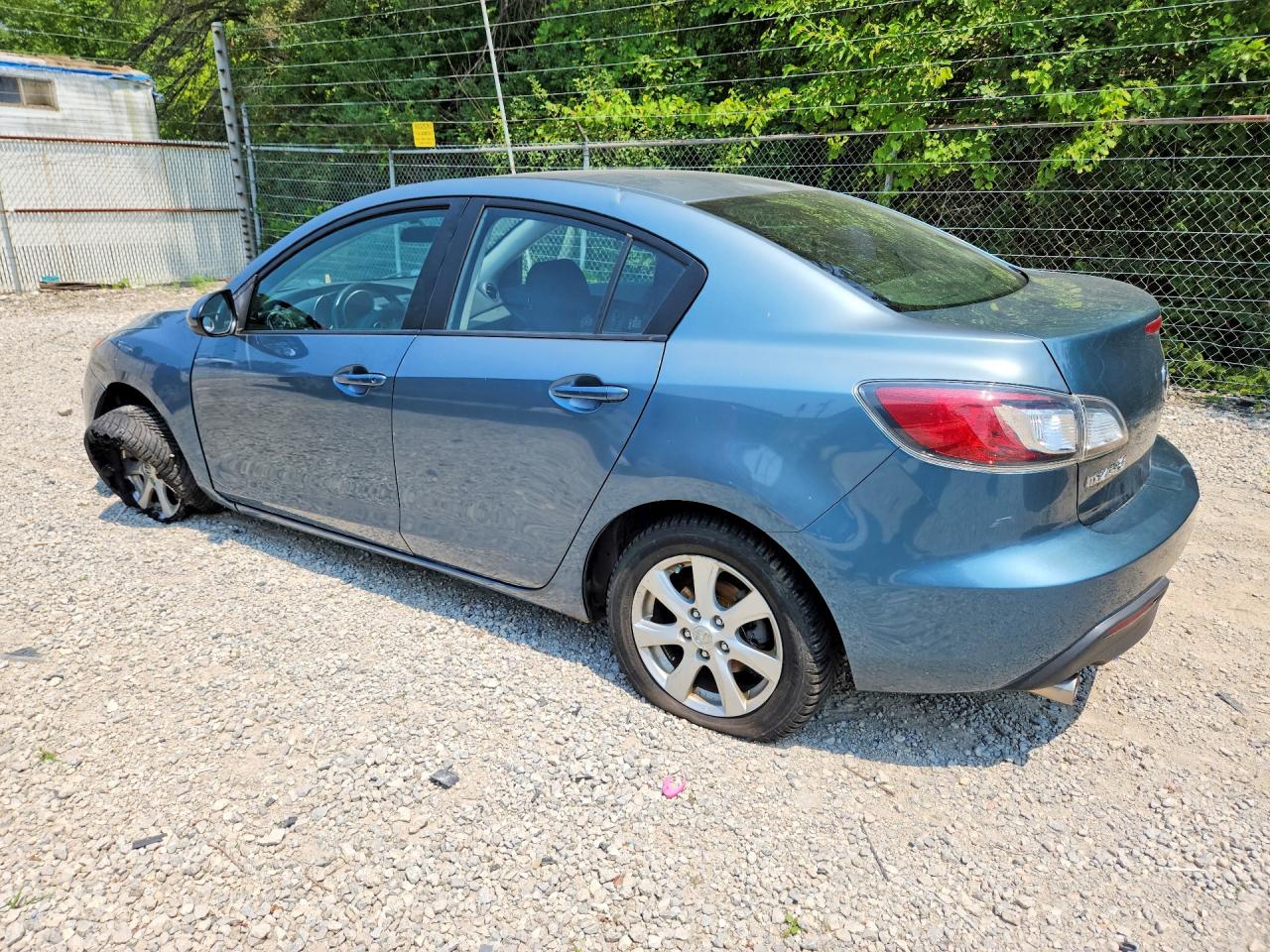 2010 Mazda 3 I Turquoise vin: JM1BL1SFXA1263745