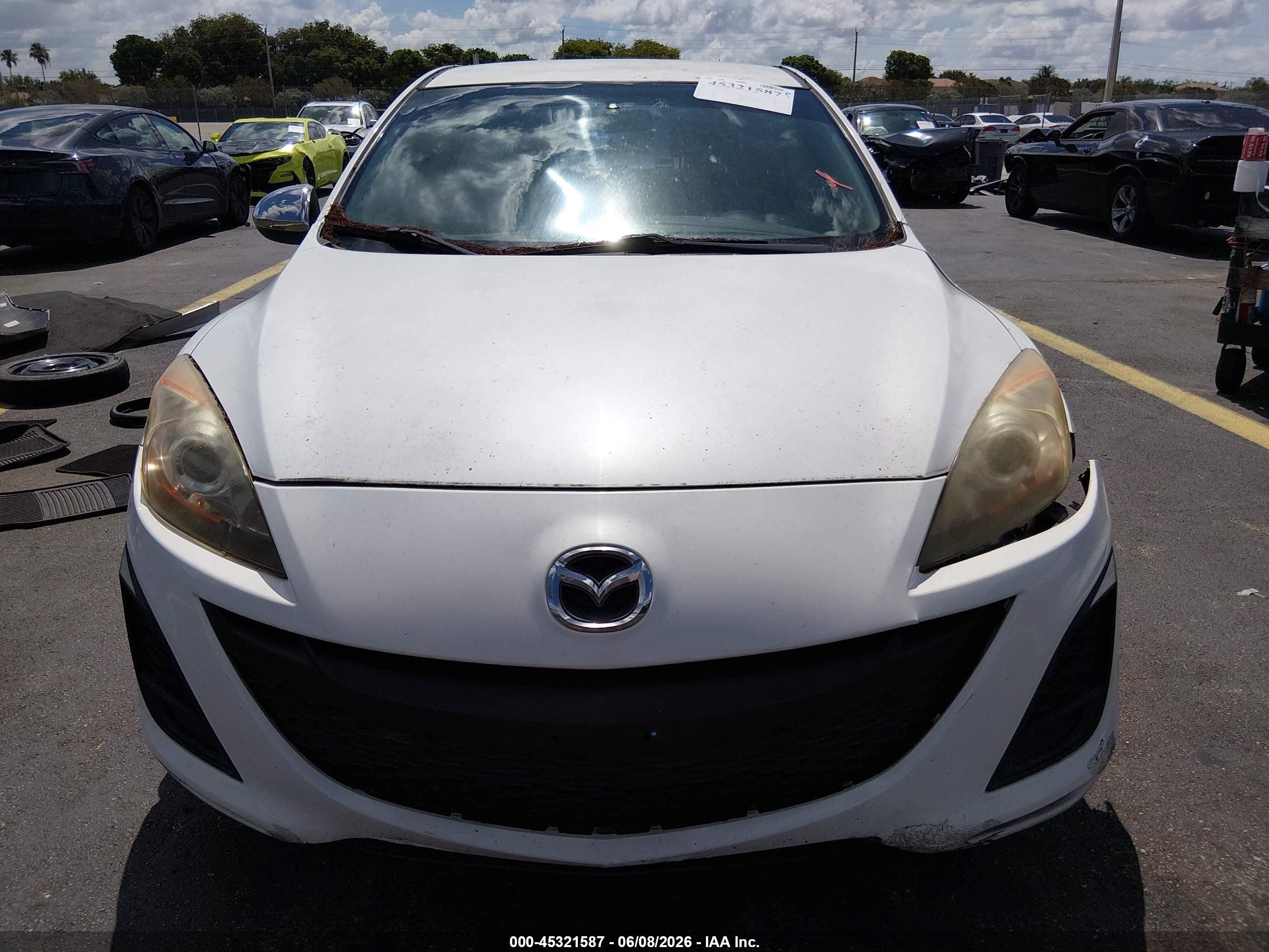 2010 Mazda Mazda3 I Touring Белый vin: JM1BL1SFXA1268301