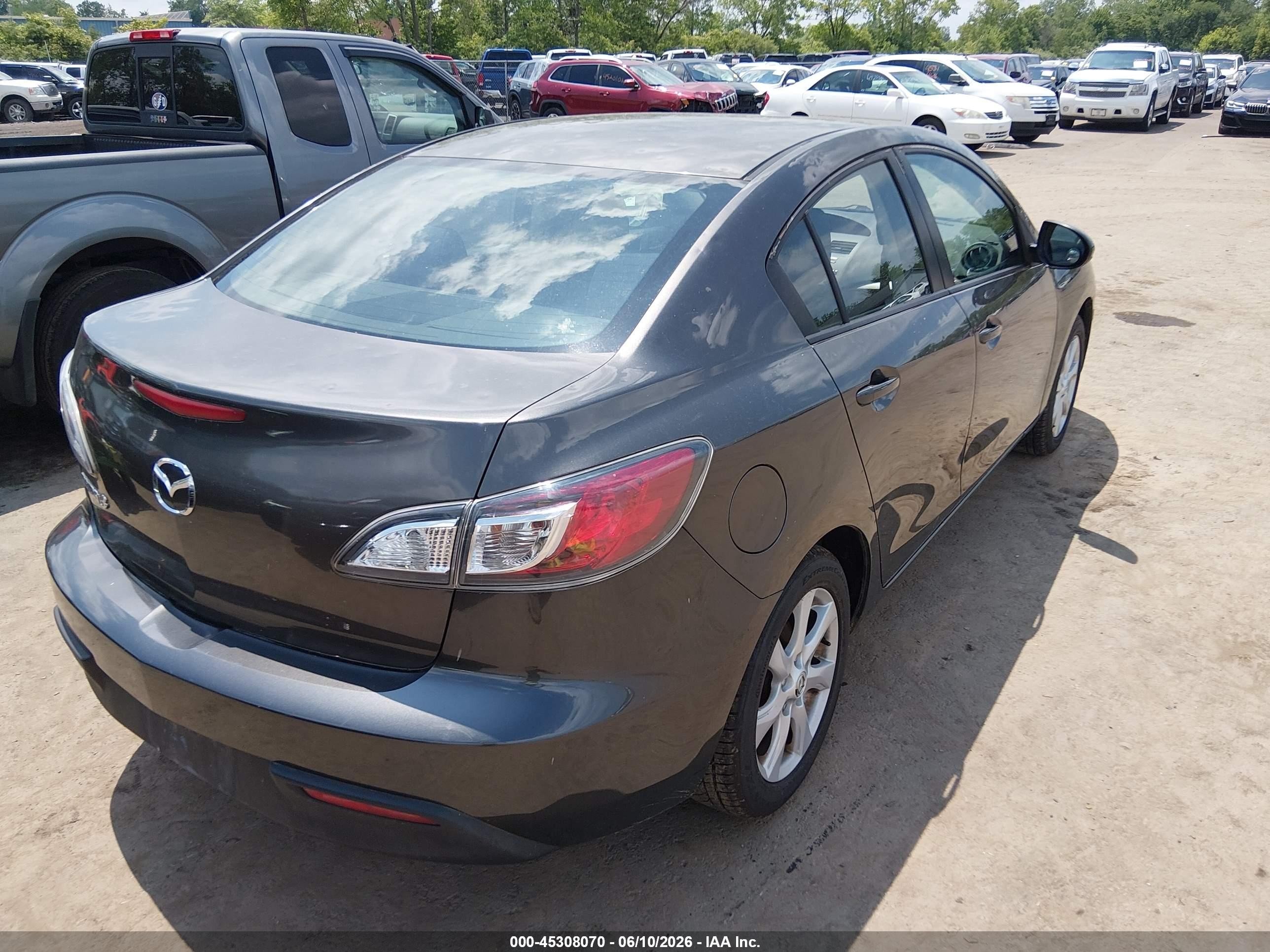 2010 Mazda Mazda3 I Touring Gray vin: JM1BL1SFXA1278424