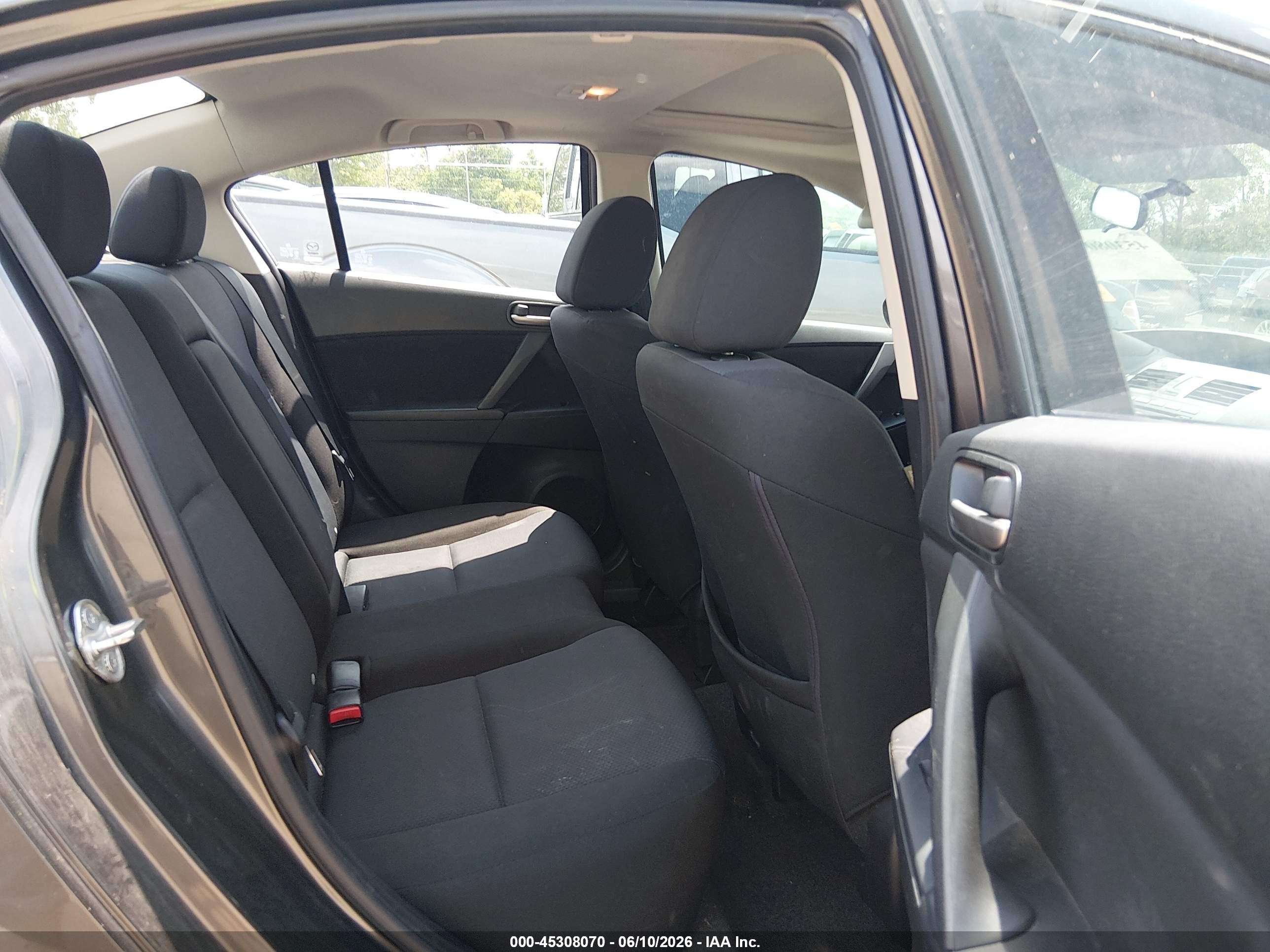 2010 Mazda Mazda3 I Touring Gray vin: JM1BL1SFXA1278424
