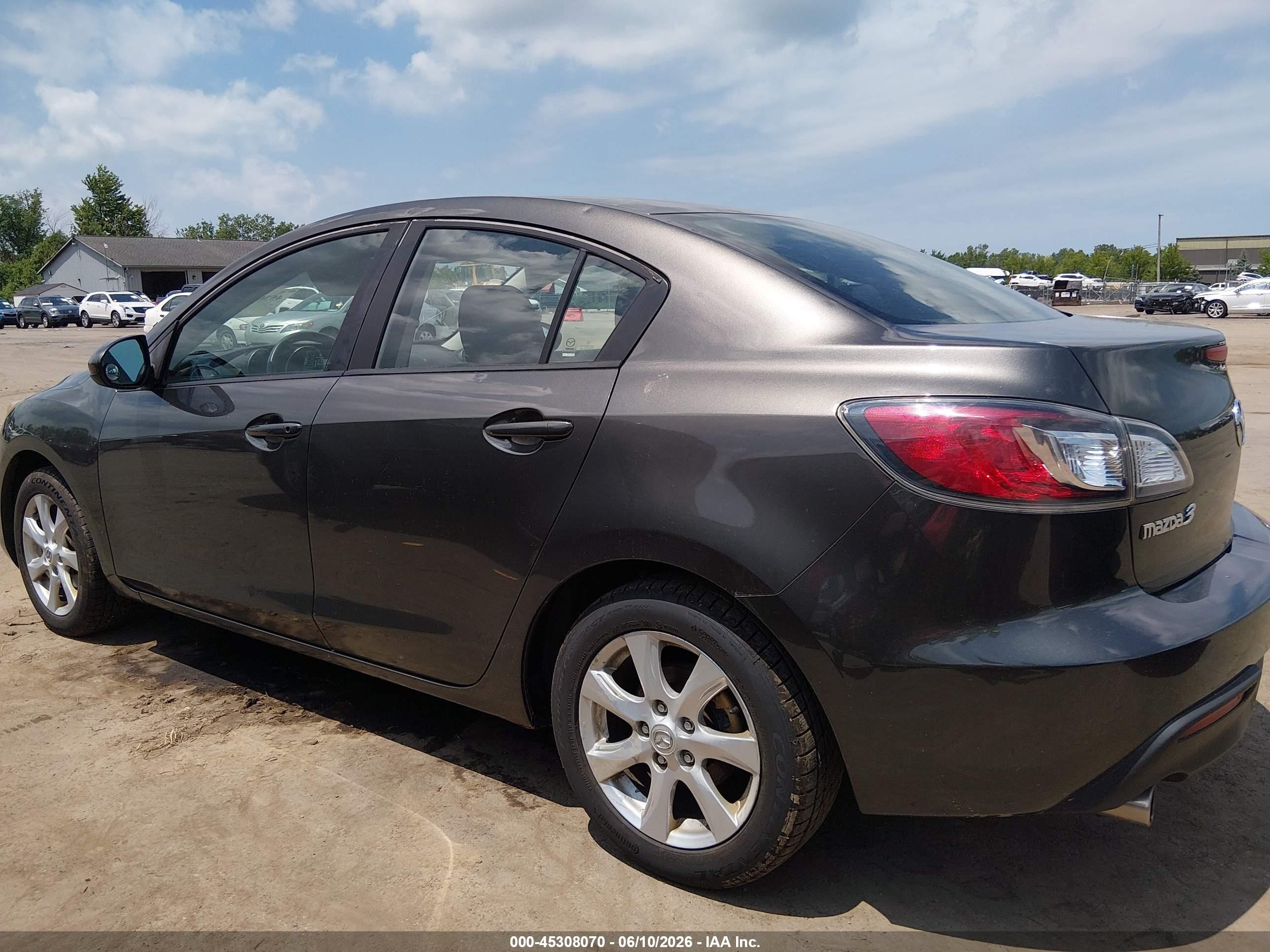 2010 Mazda Mazda3 I Touring Gray vin: JM1BL1SFXA1278424