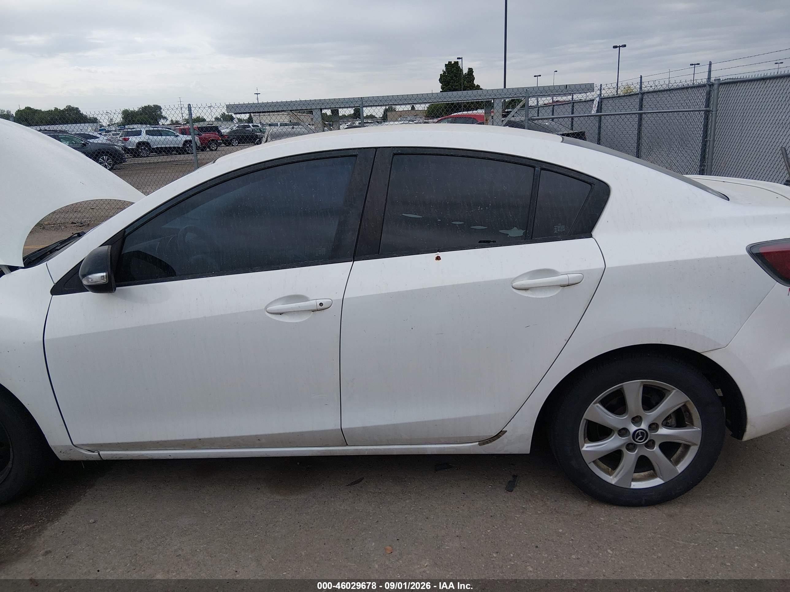 2010 Mazda Mazda3 I Touring Белый vin: JM1BL1SFXA1318517