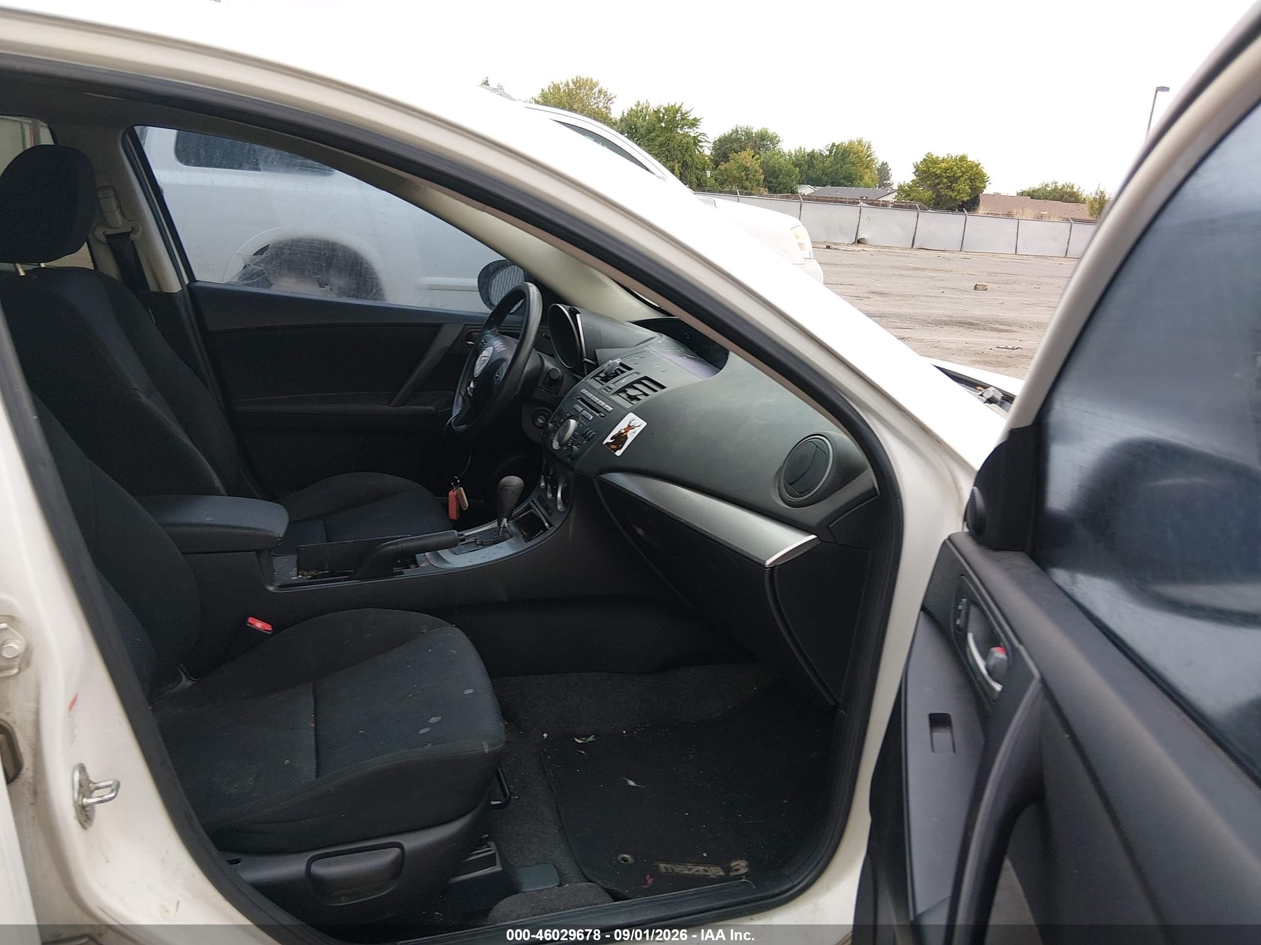 2010 Mazda Mazda3 I Touring Белый vin: JM1BL1SFXA1318517