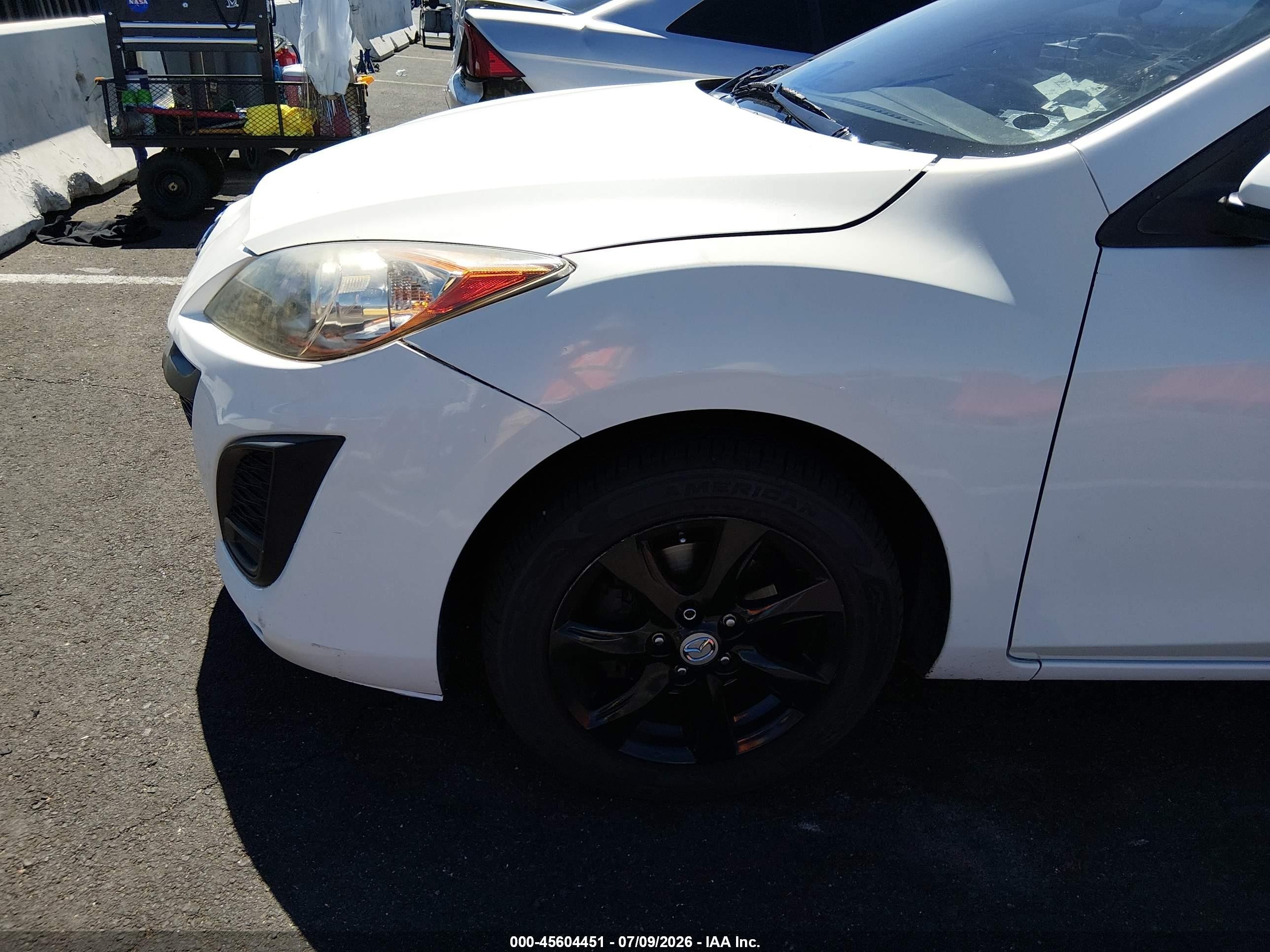 2010 Mazda Mazda3 I Touring White vin: JM1BL1SG0A1340275
