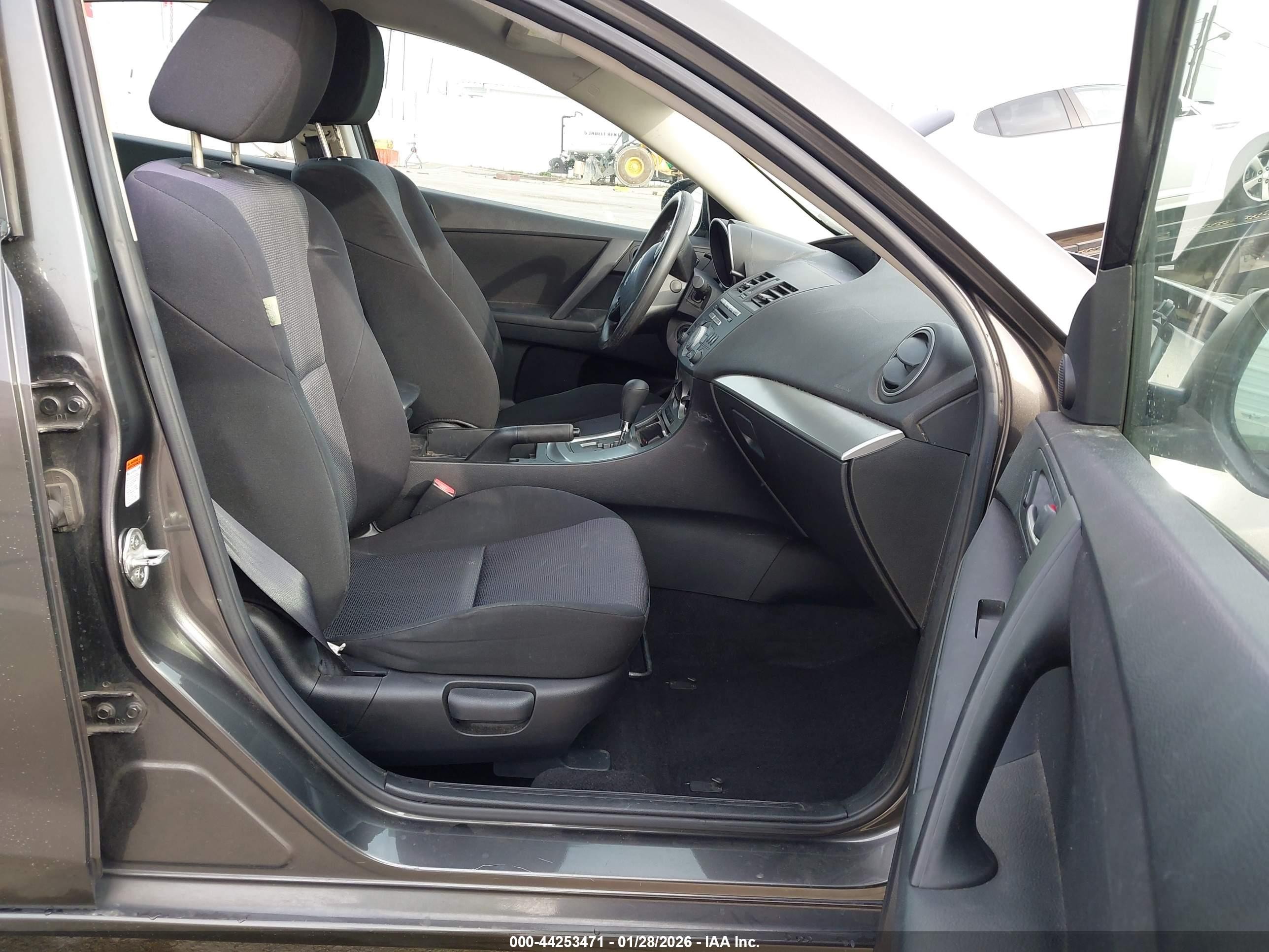 2010 Mazda Mazda3   Серый vin: JM1BL1SG1A1133295
