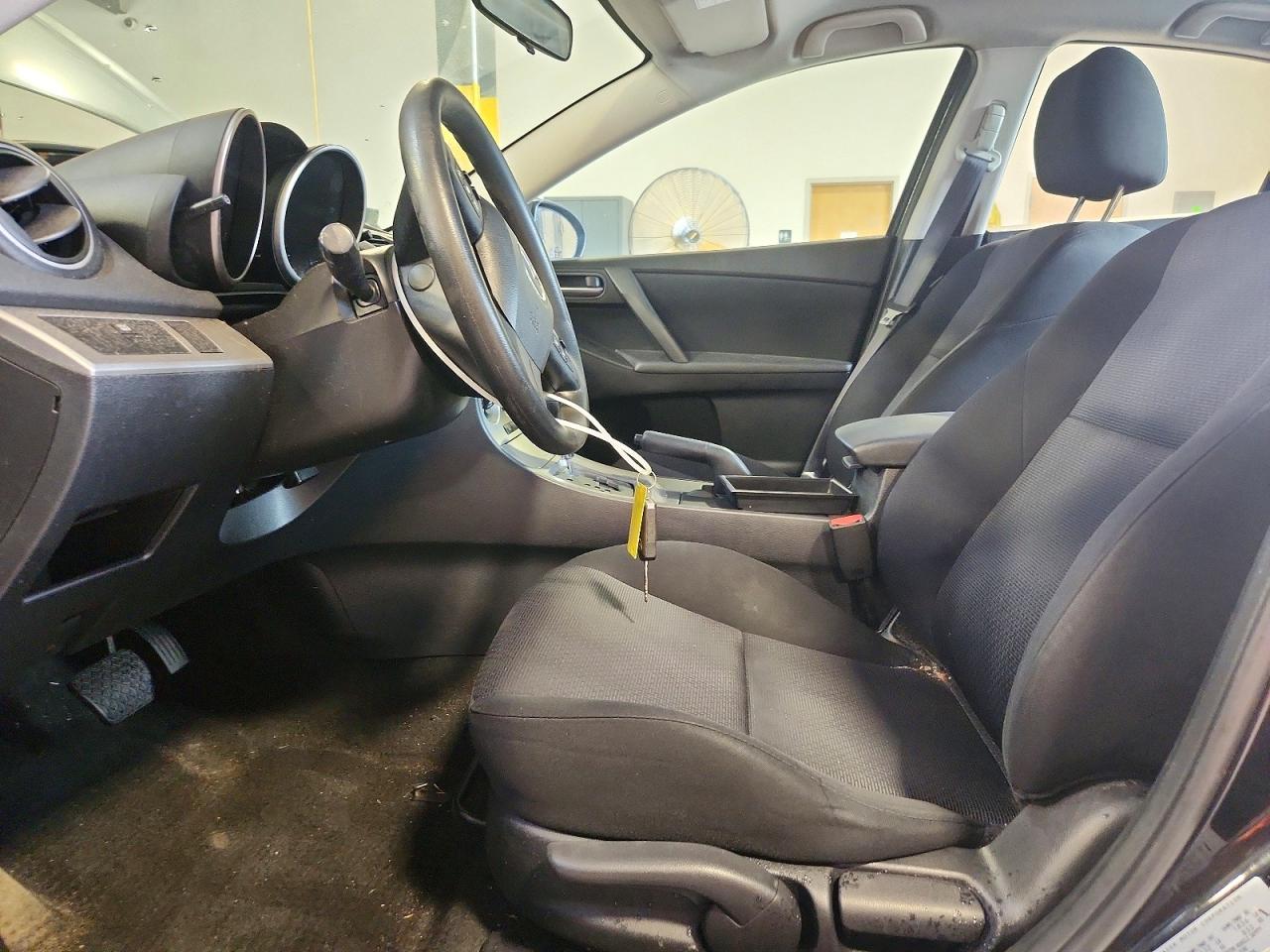 2010 Mazda 3 I Black vin: JM1BL1SG1A1145835
