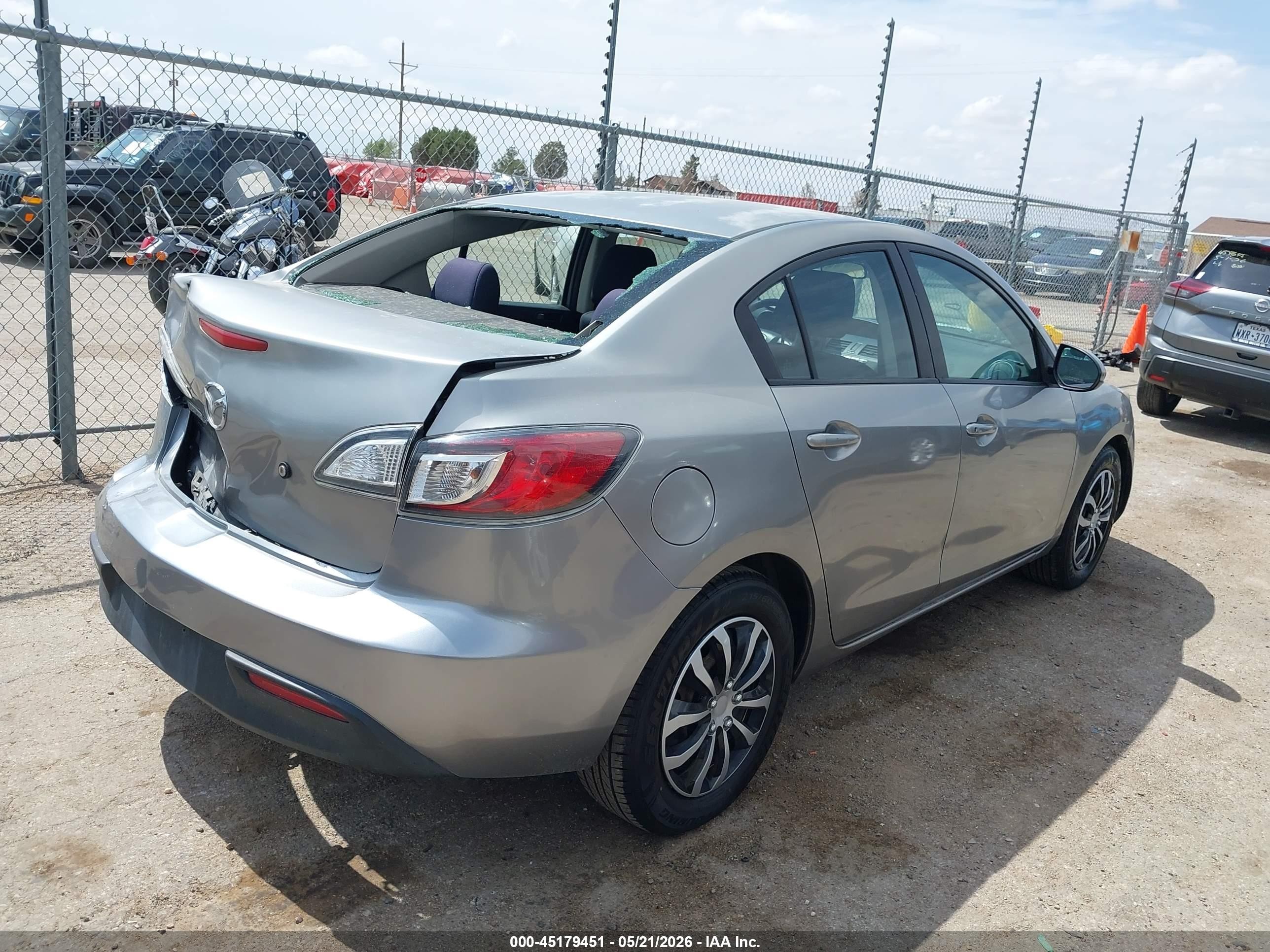 2010 Mazda Mazda3 I Sport Gray vin: JM1BL1SG1A1273749