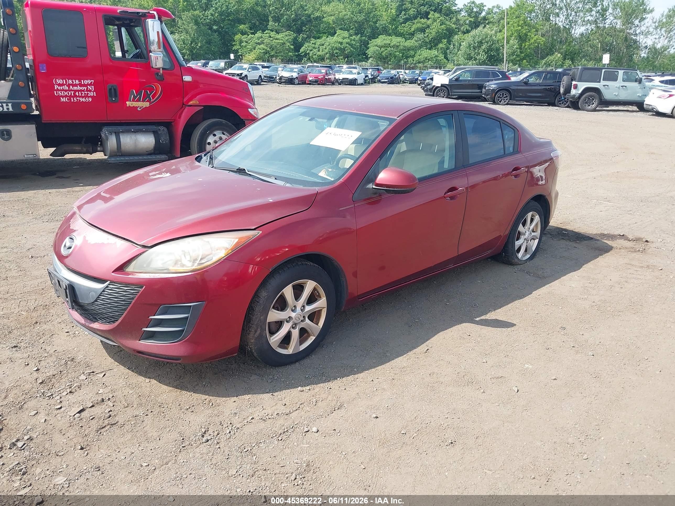 2010 Mazda Mazda3 I Touring Red vin: JM1BL1SG2A1154740