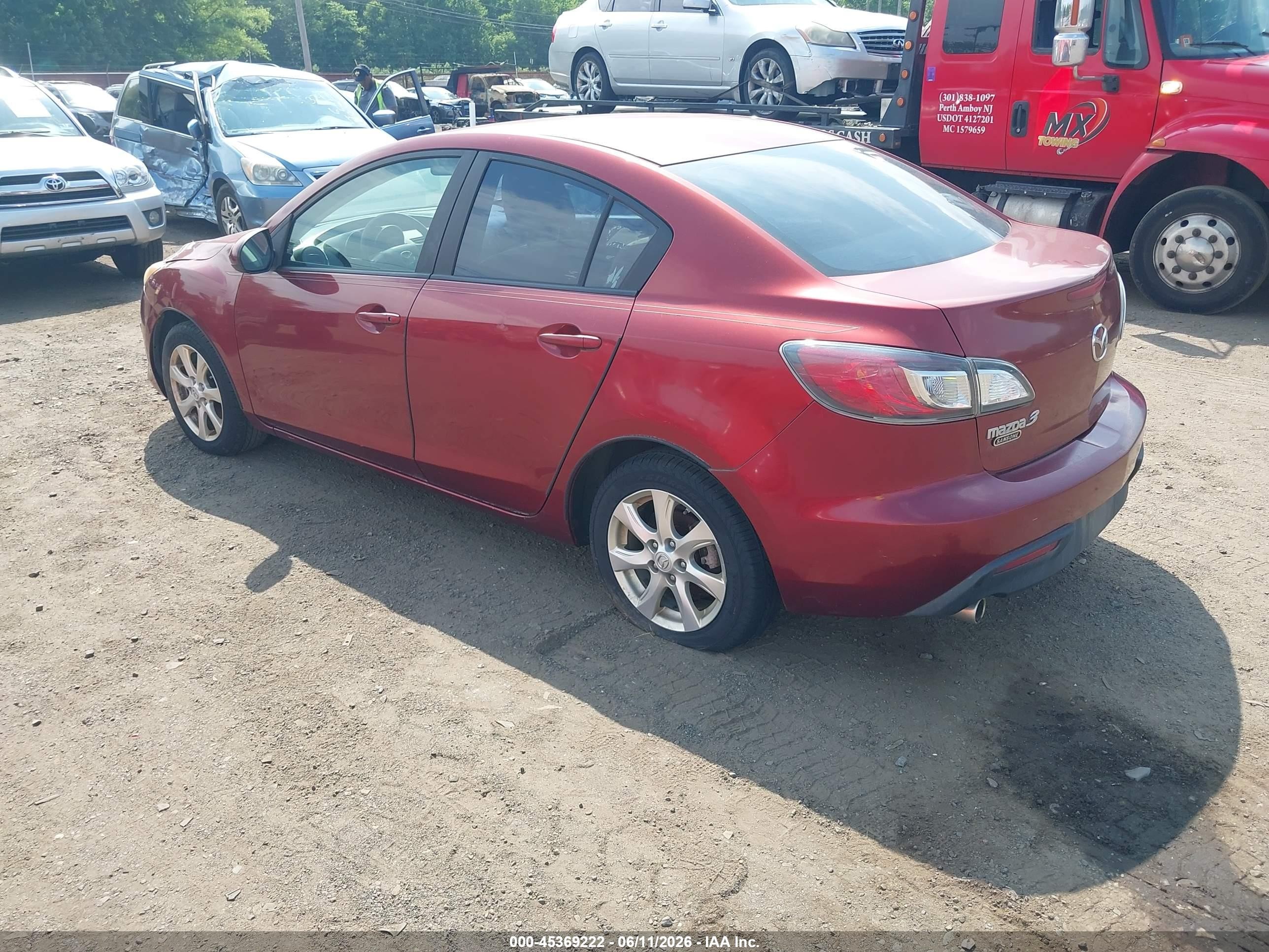 2010 Mazda Mazda3 I Touring Red vin: JM1BL1SG2A1154740