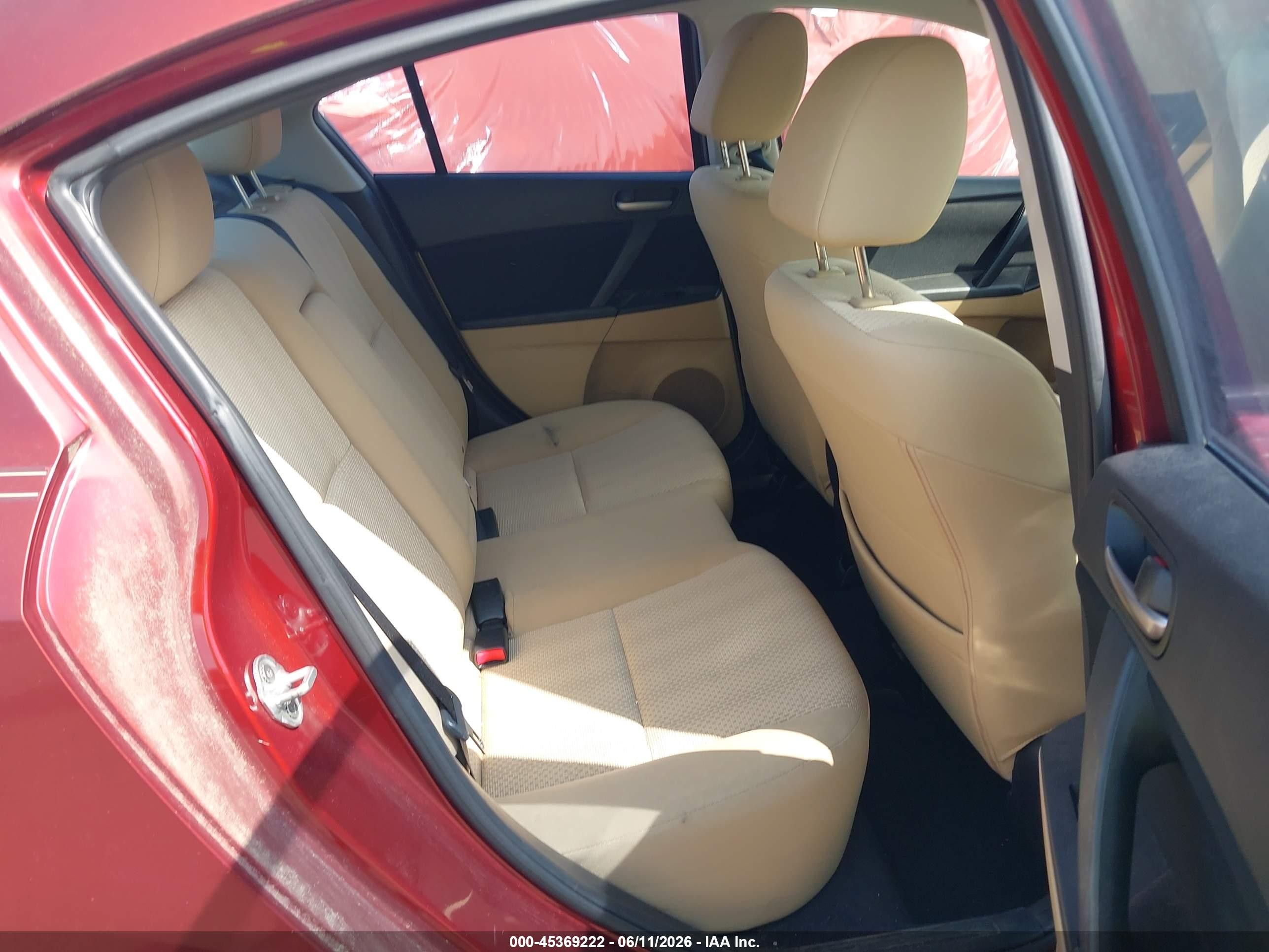 2010 Mazda Mazda3 I Touring Red vin: JM1BL1SG2A1154740