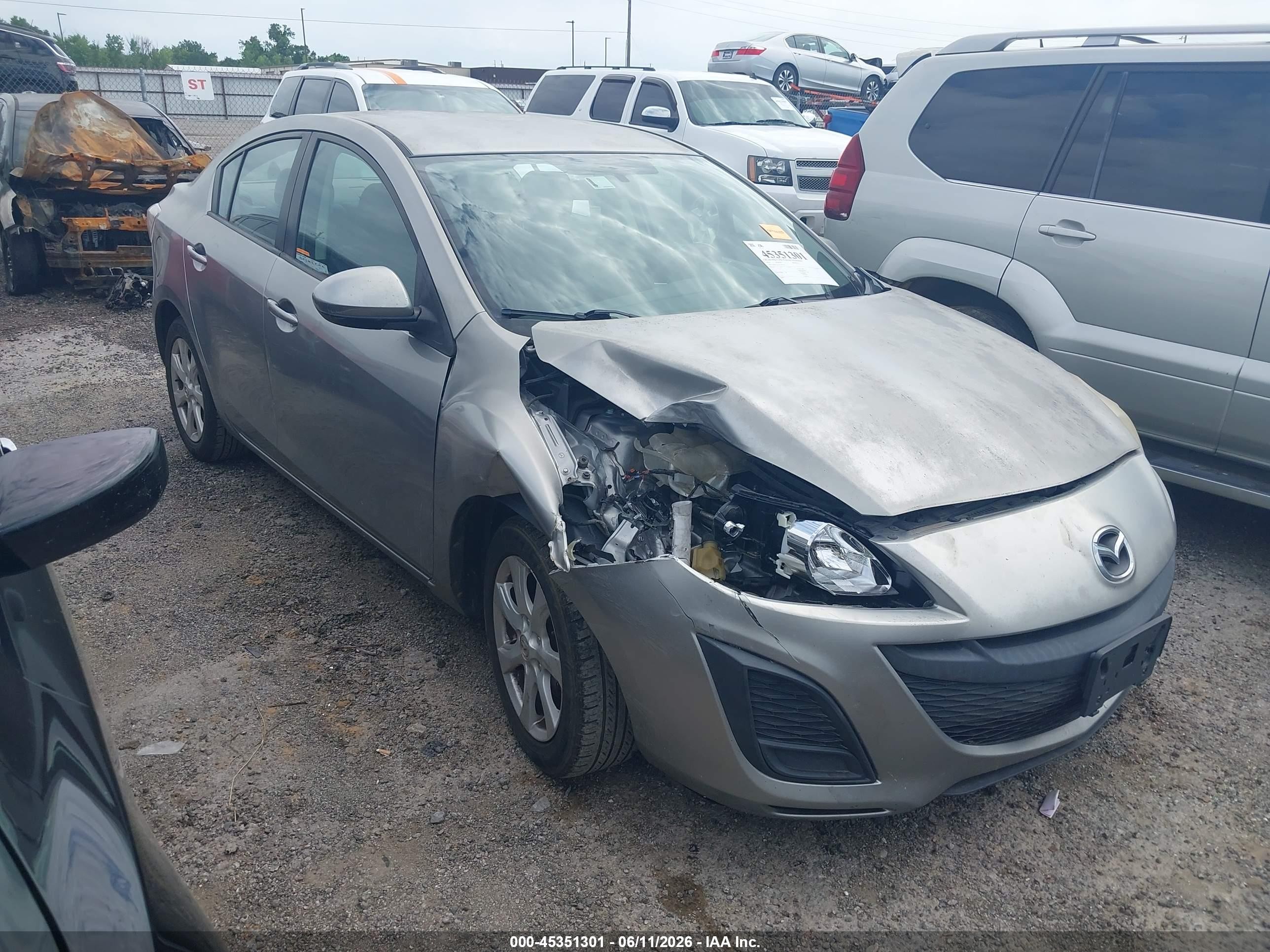 2010 Mazda Mazda3 I Touring Gray vin: JM1BL1SG2A1247743
