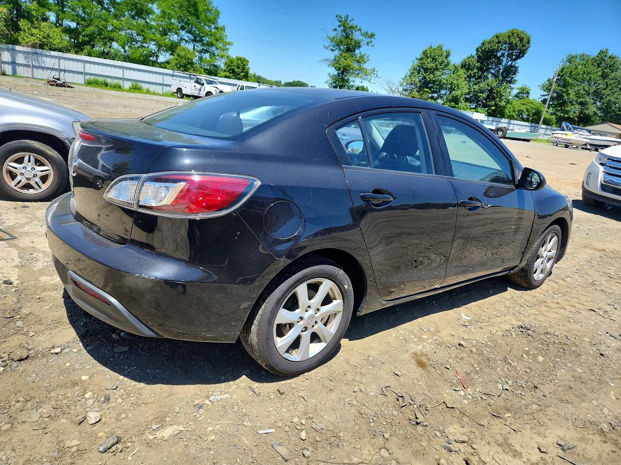 2010 Mazda 3 I Черный vin: JM1BL1SG2A1250366