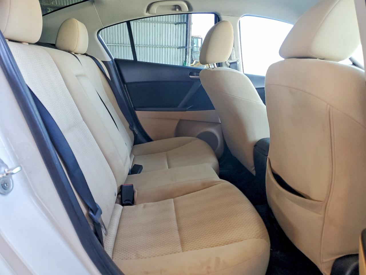 2010 Mazda 3 I White vin: JM1BL1SG2A1255244