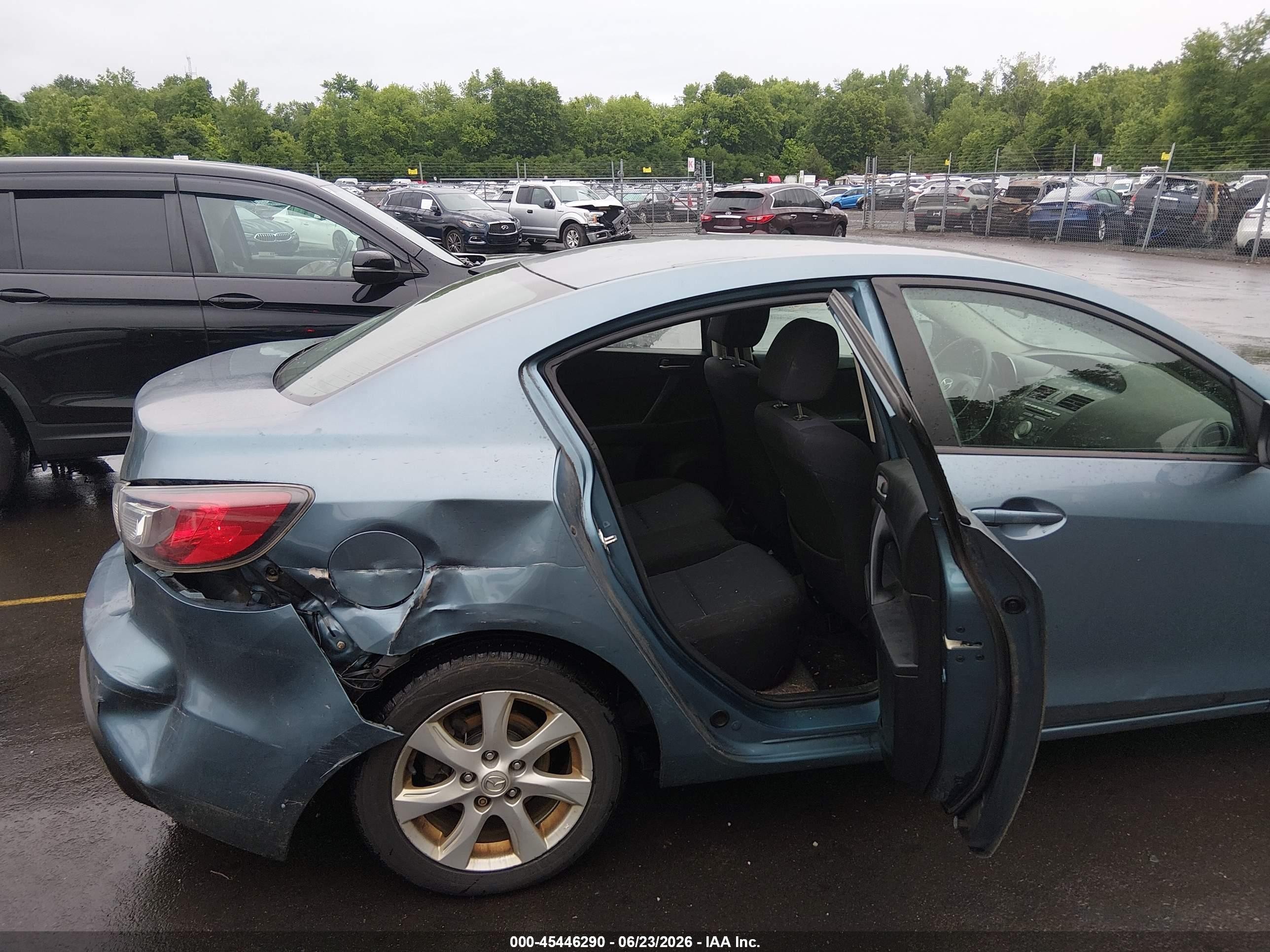 2010 Mazda Mazda3 I Touring Blue vin: JM1BL1SG2A1283416