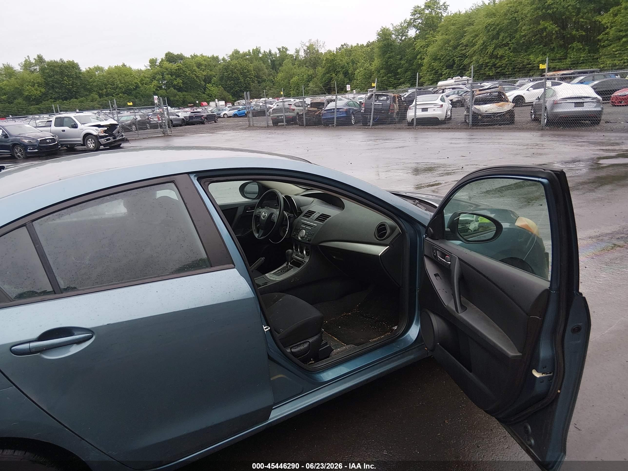 2010 Mazda Mazda3 I Touring Blue vin: JM1BL1SG2A1283416