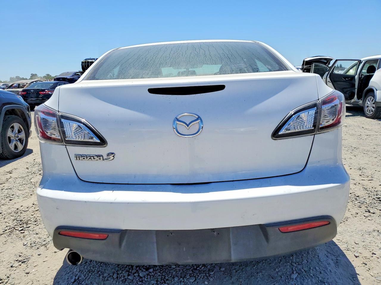 2010 Mazda 3 I White vin: JM1BL1SG2A1343646