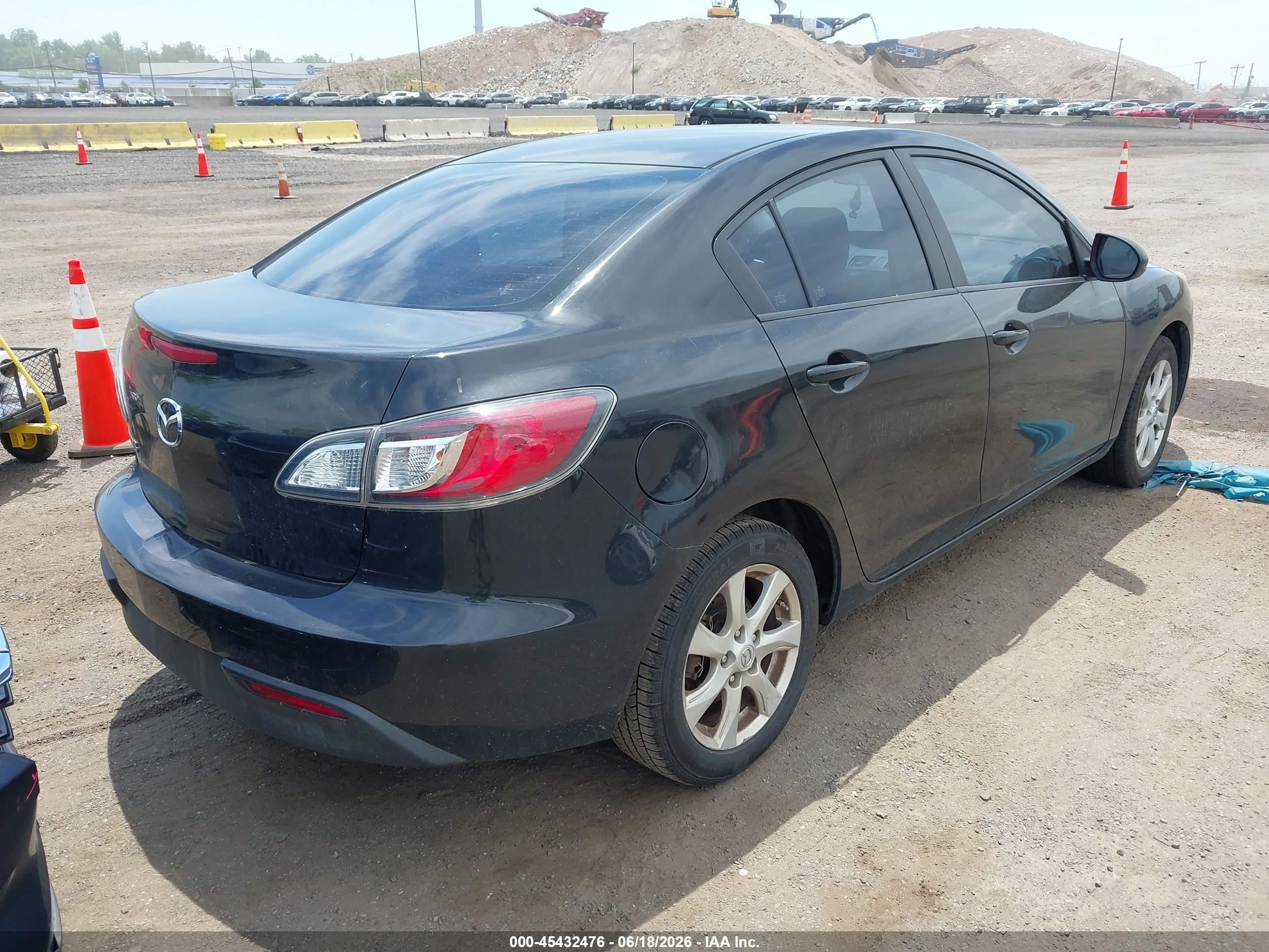 2010 Mazda Mazda3 I Touring Black vin: JM1BL1SG3A1145352
