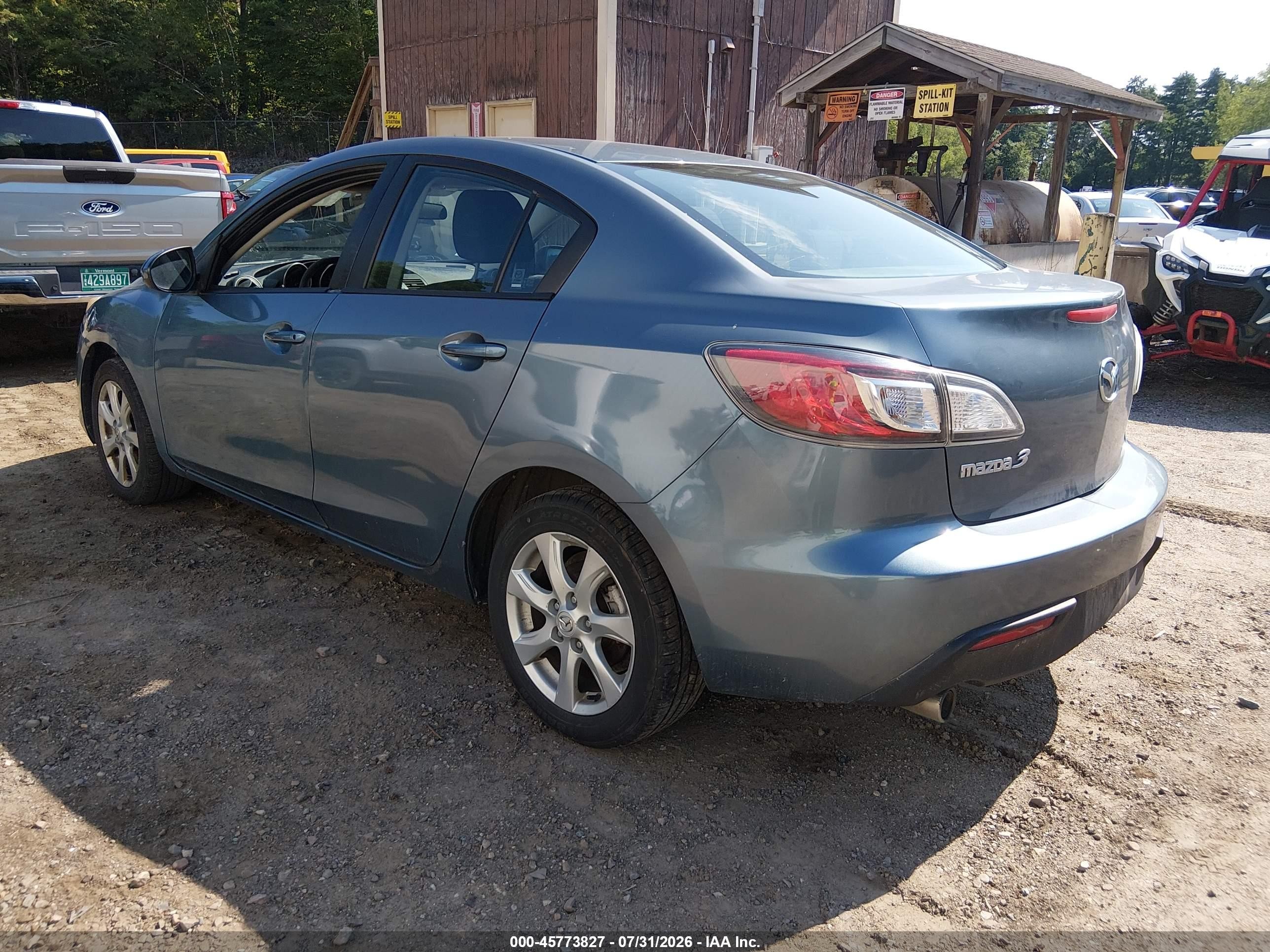 2010 Mazda Mazda3 I Touring Blue vin: JM1BL1SG3A1246424