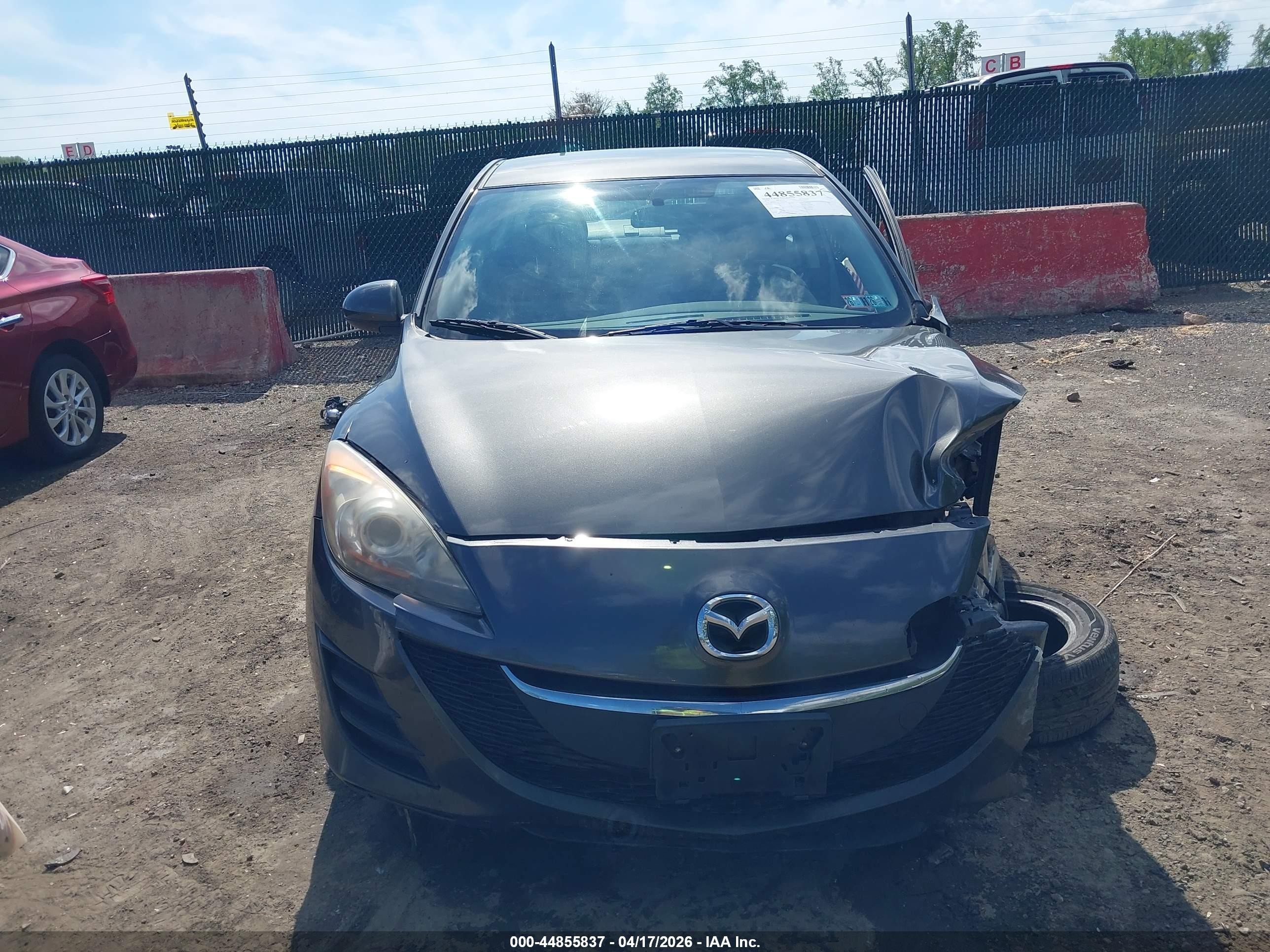 2010 Mazda Mazda3 I Touring Серый vin: JM1BL1SG5A1133185