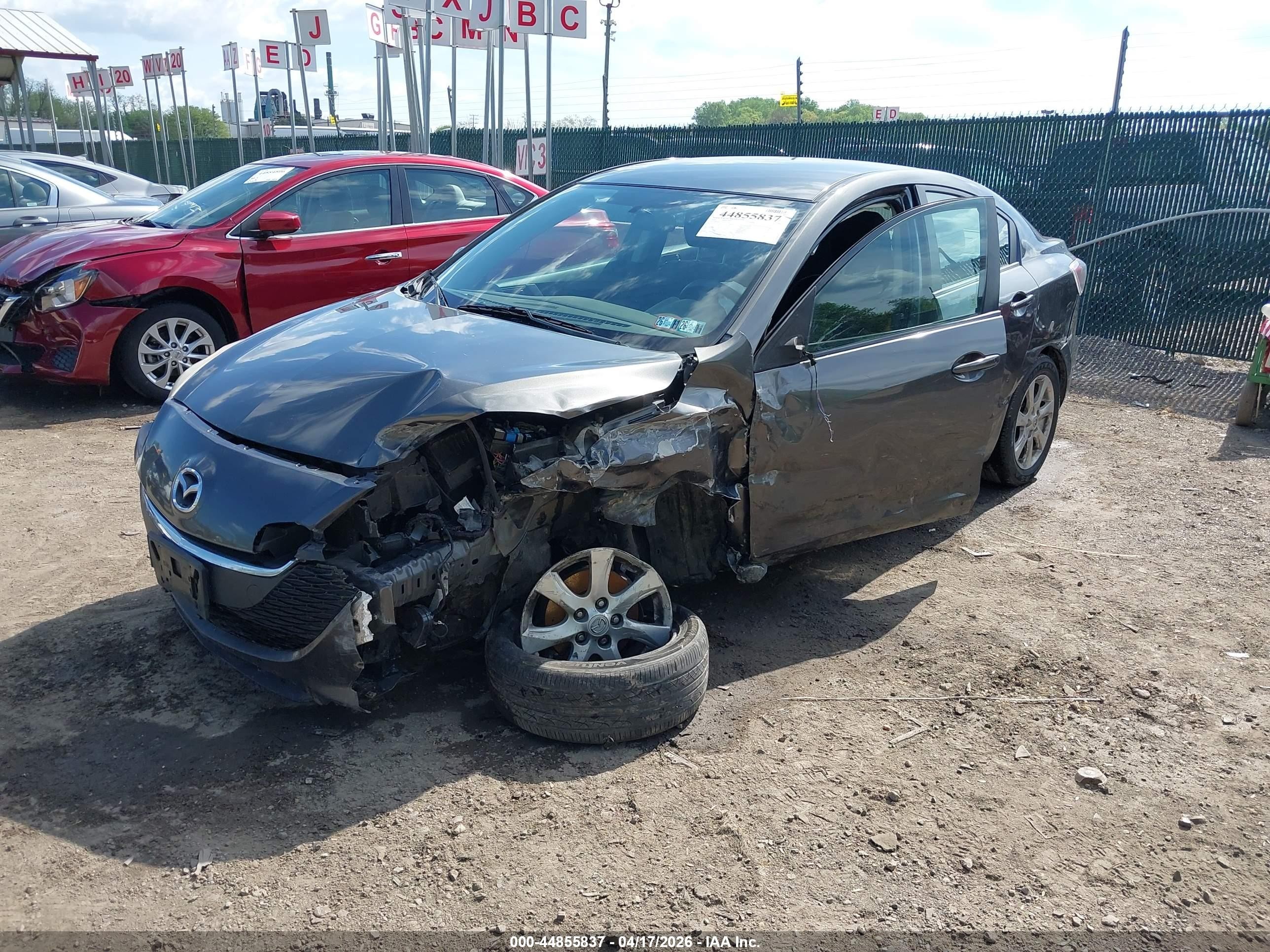 2010 Mazda Mazda3 I Touring Серый vin: JM1BL1SG5A1133185