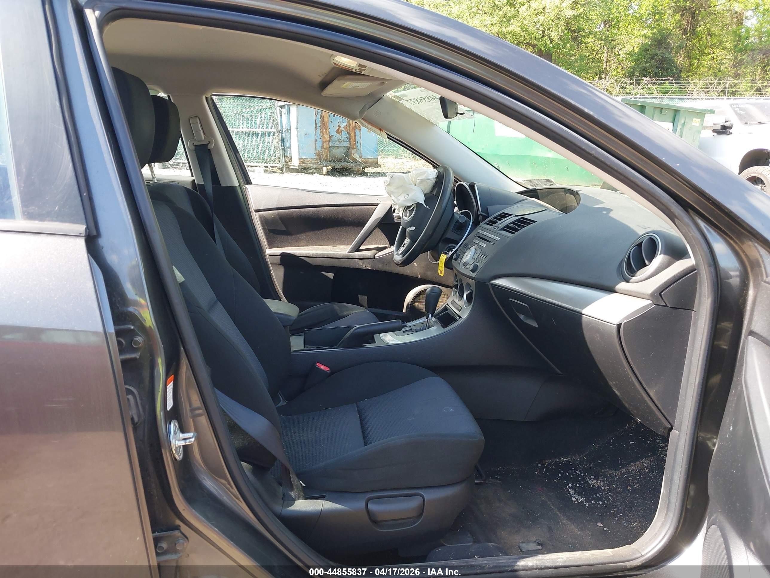 2010 Mazda Mazda3 I Touring Серый vin: JM1BL1SG5A1133185
