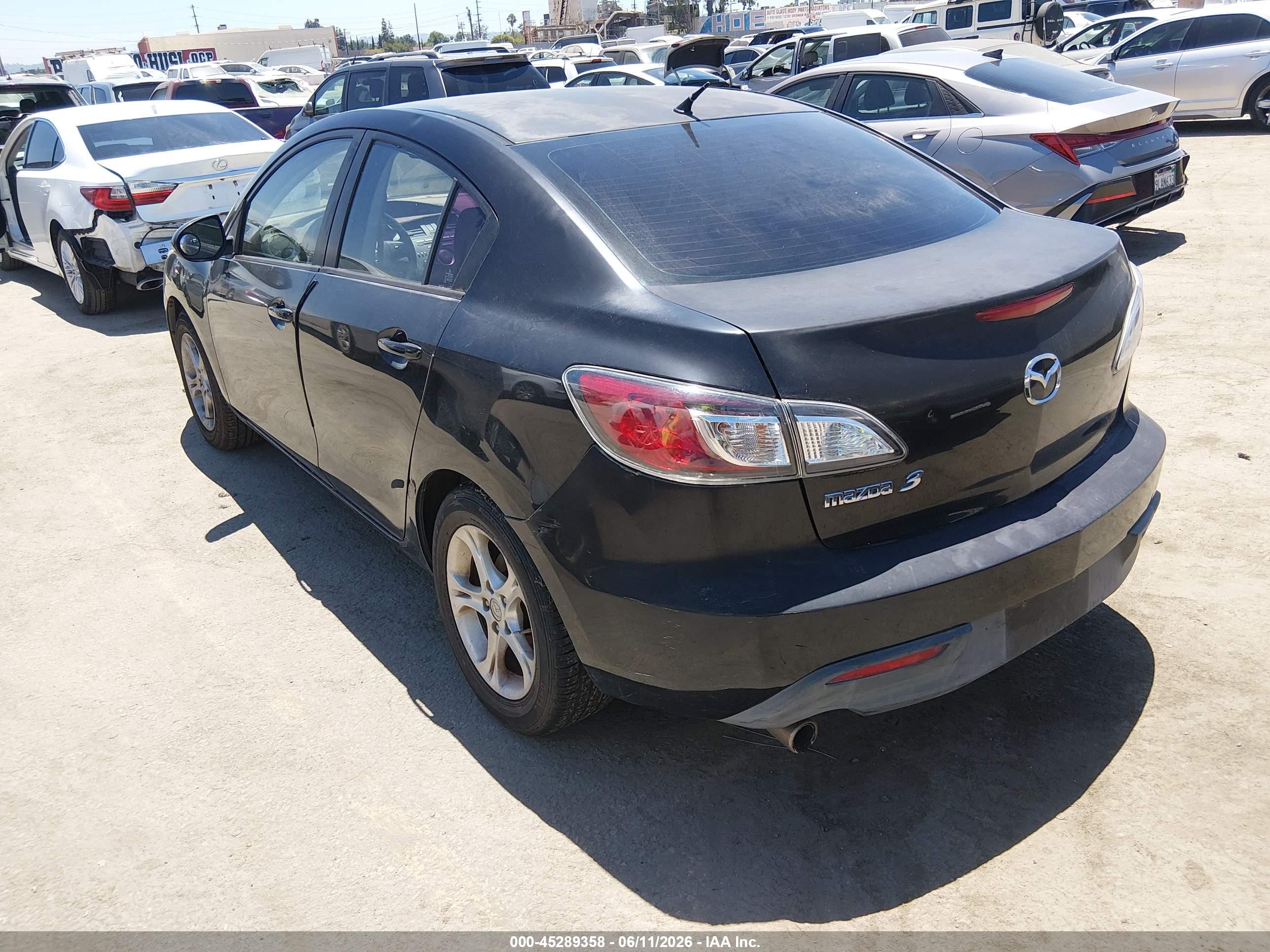 2010 Mazda Mazda3 I Touring Черный vin: JM1BL1SG8A1177925