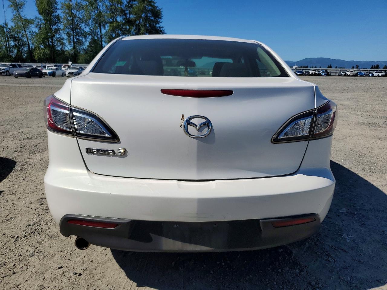 2010 Mazda 3 I White vin: JM1BL1SG8A1193591