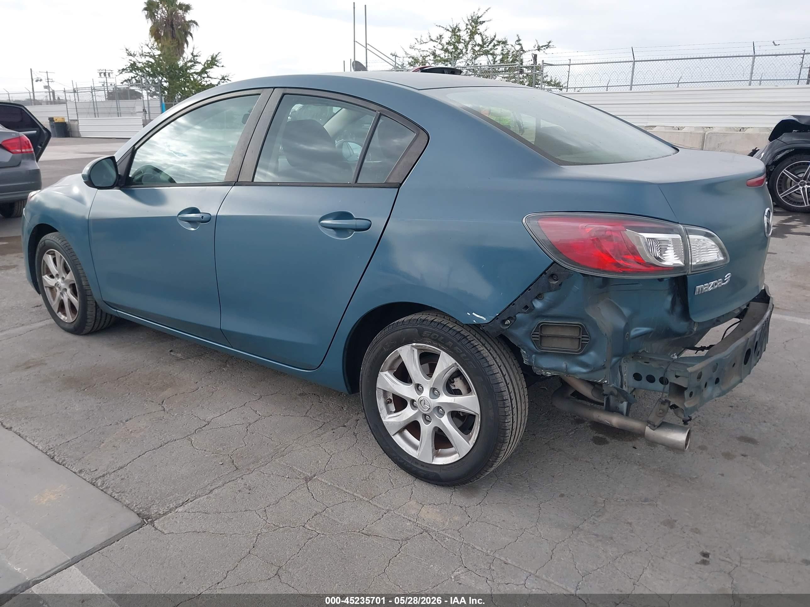2010 Mazda Mazda3 I Touring Синий vin: JM1BL1SG8A1338533