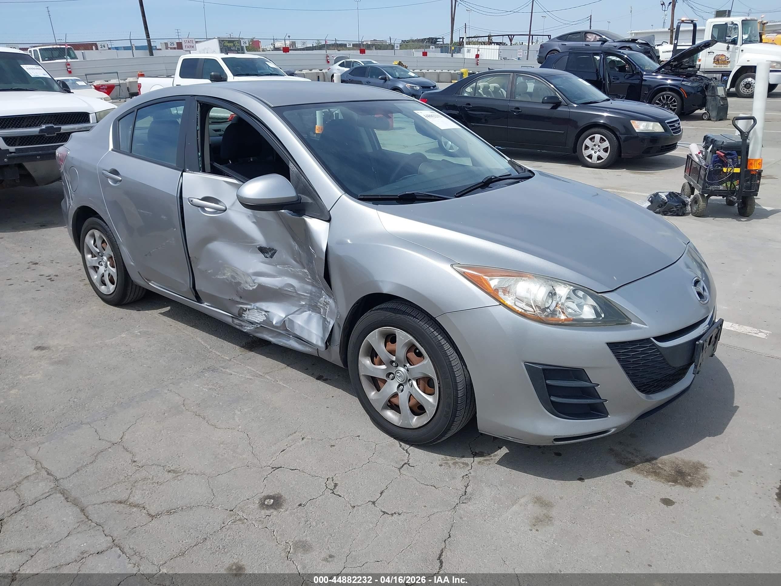 2010 Mazda Mazda3 I Sport Gray vin: JM1BL1SG9A1133657