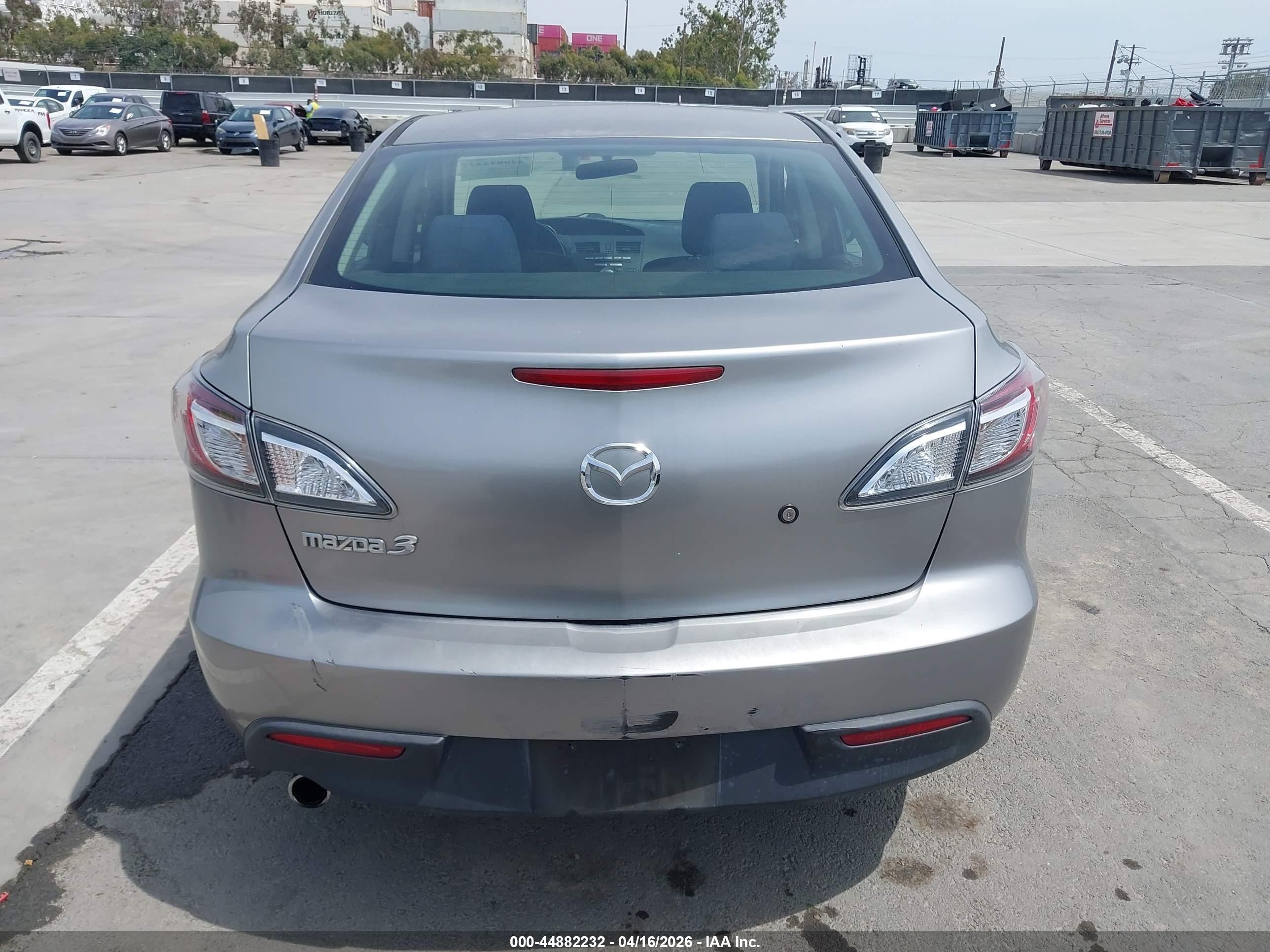 2010 Mazda Mazda3 I Sport Gray vin: JM1BL1SG9A1133657