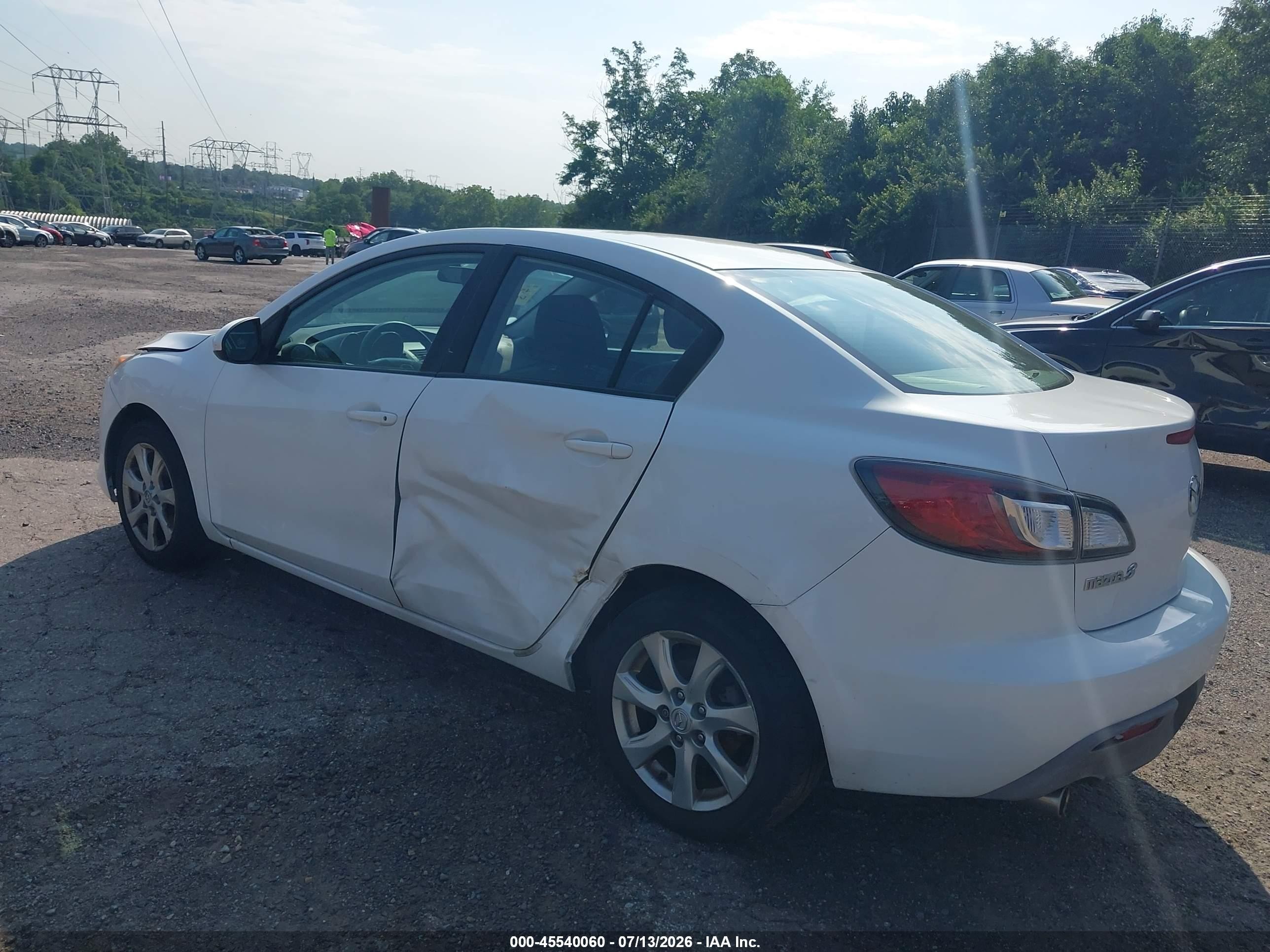 2010 Mazda Mazda3 I Touring White vin: JM1BL1SG9A1229000