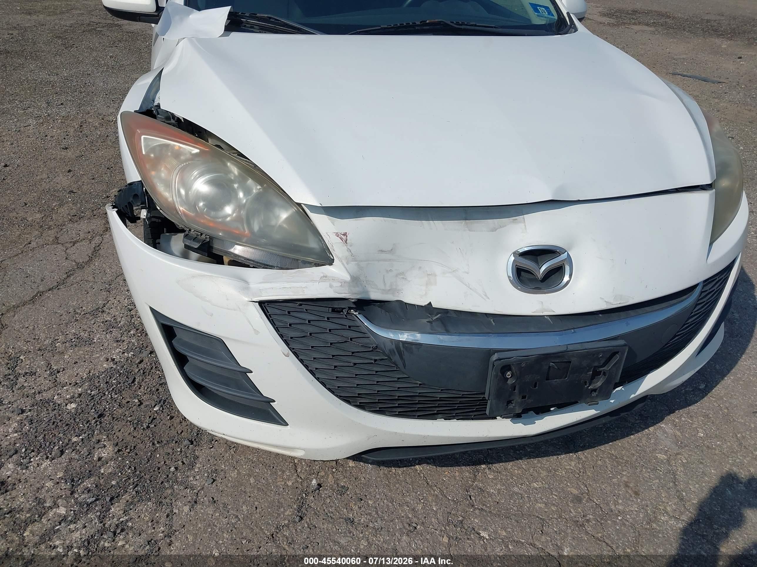 2010 Mazda Mazda3 I Touring White vin: JM1BL1SG9A1229000