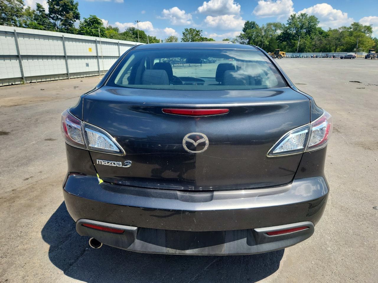 2010 Mazda 3 I Charcoal vin: JM1BL1SG9A1253989
